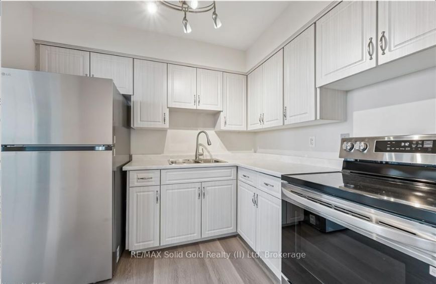 24 Midland Drive 604 Property Photo 15