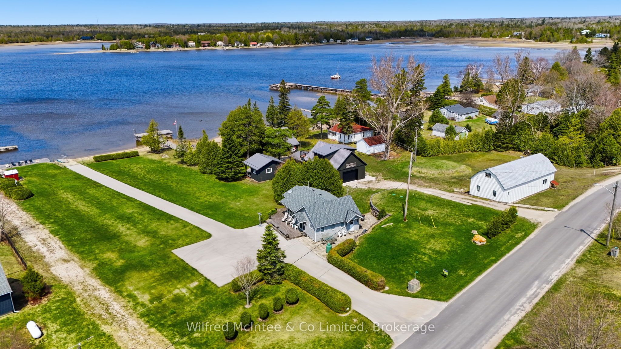 834 Pike Bay Road Property Photo 3