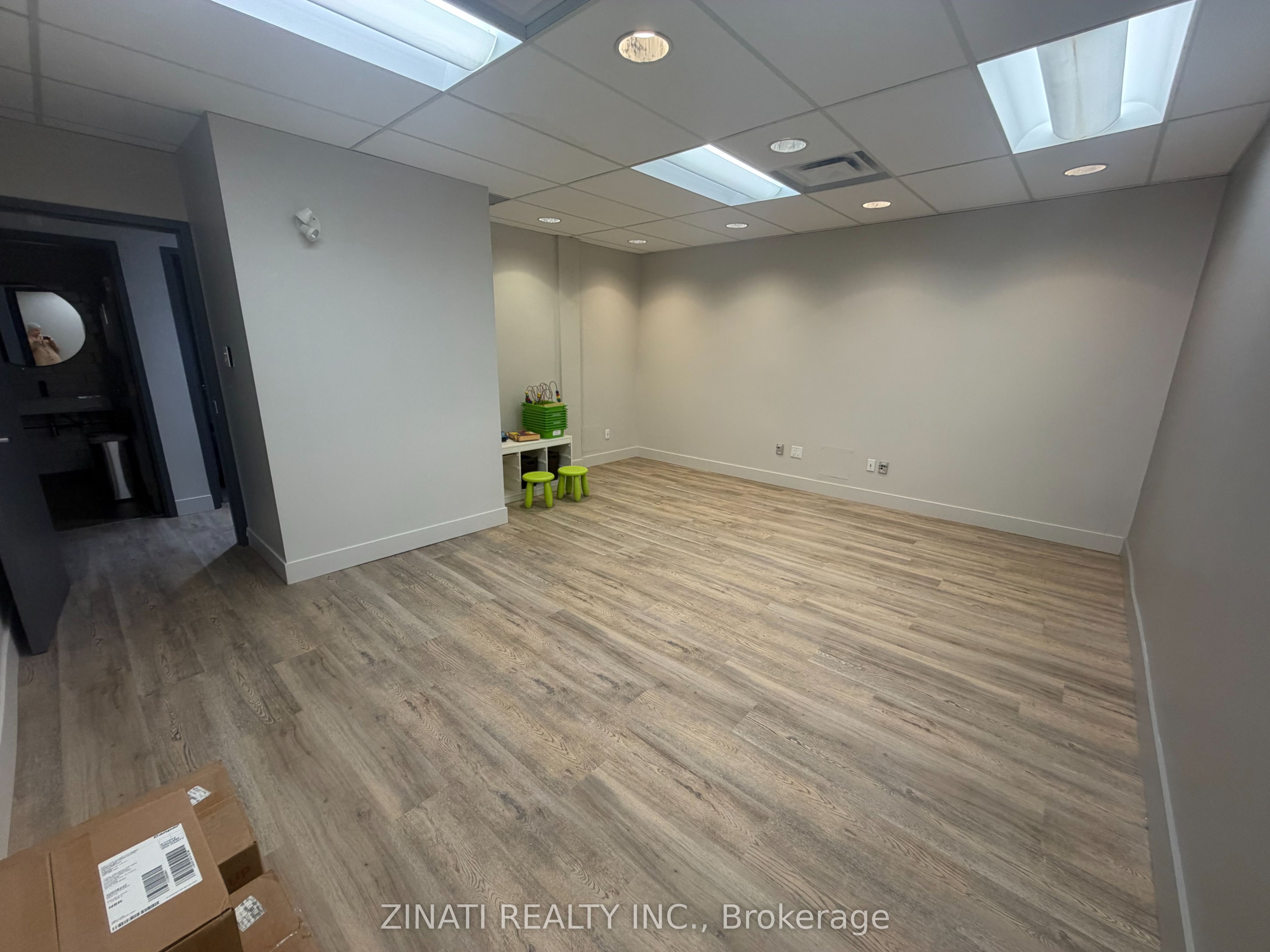 175 Holland Avenue 2nd Floor Property Photo 12