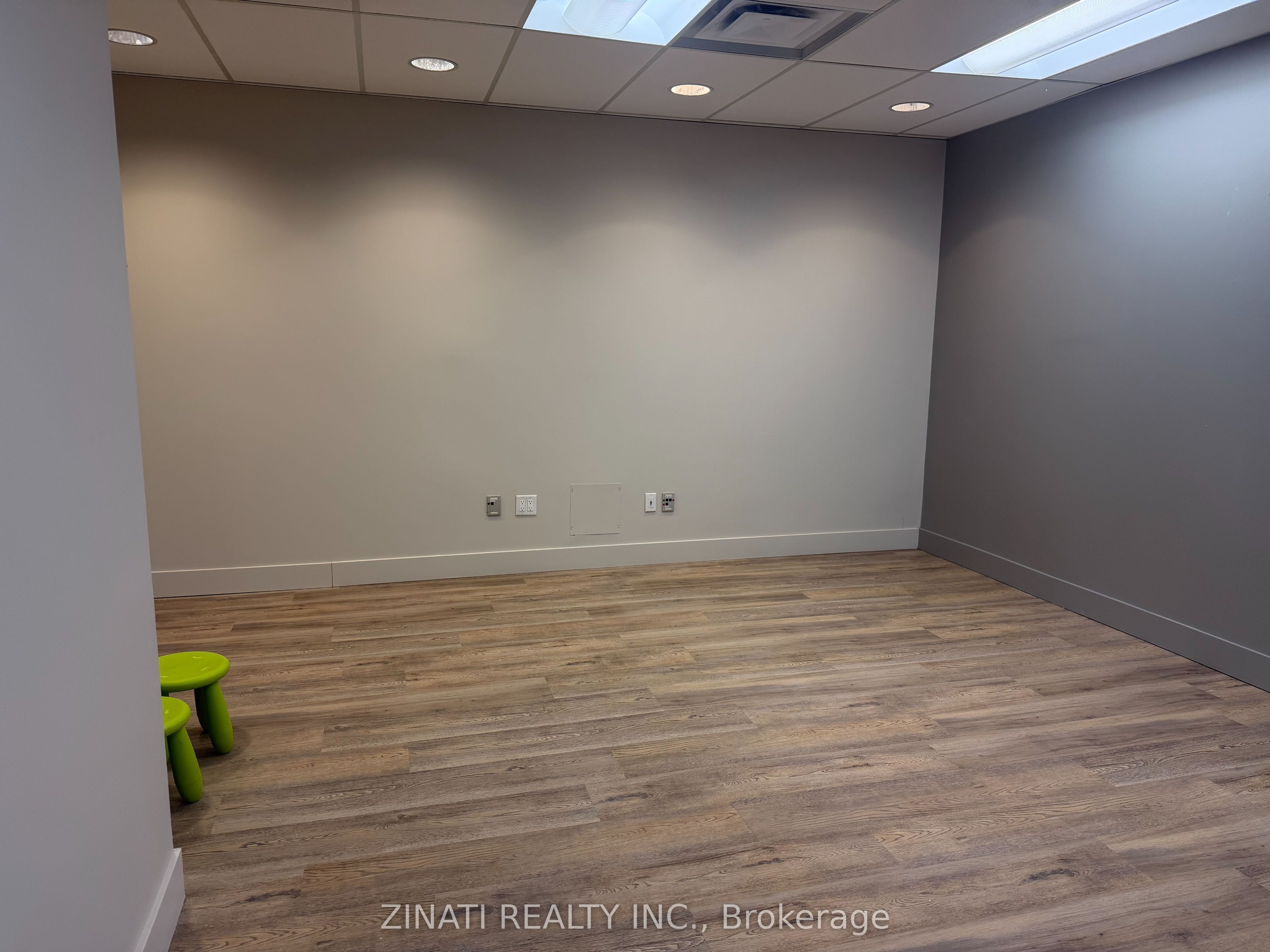 175 Holland Avenue 2nd Floor Property Photo 13