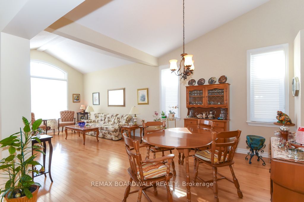 1861 Mickelberry Crescent Property Photo 12