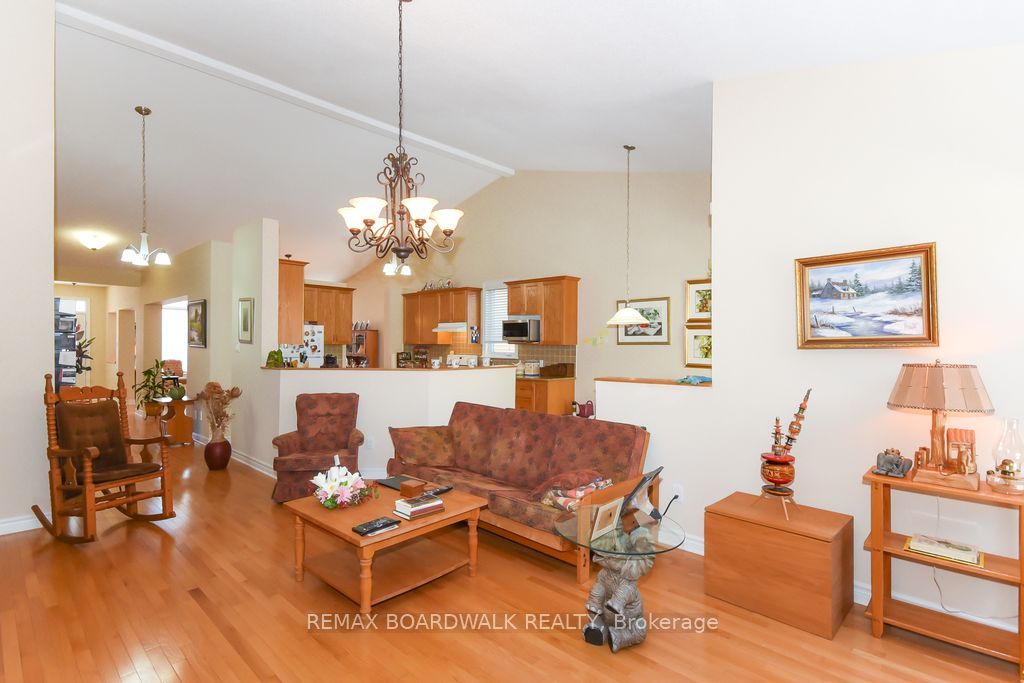 1861 Mickelberry Crescent Property Photo 20