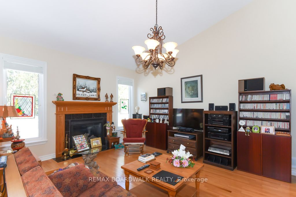 1861 Mickelberry Crescent Property Photo 22