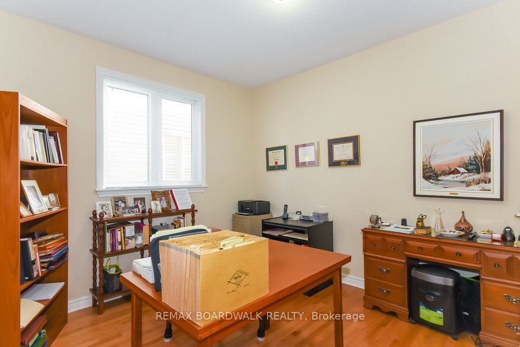 1861 Mickelberry Crescent Property Photo 26