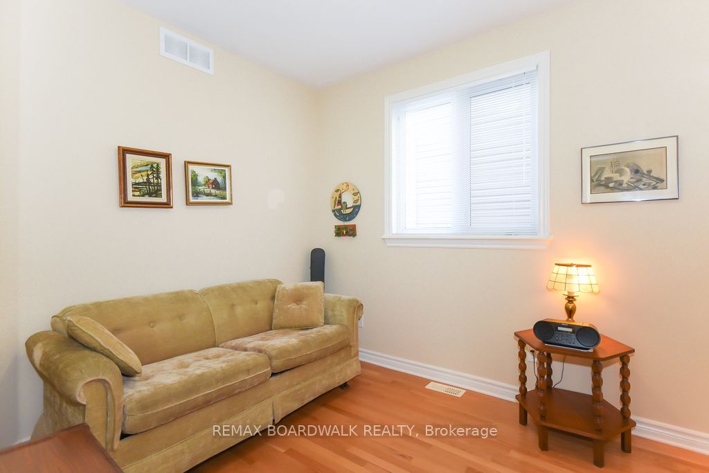 1861 Mickelberry Crescent Property Photo 28