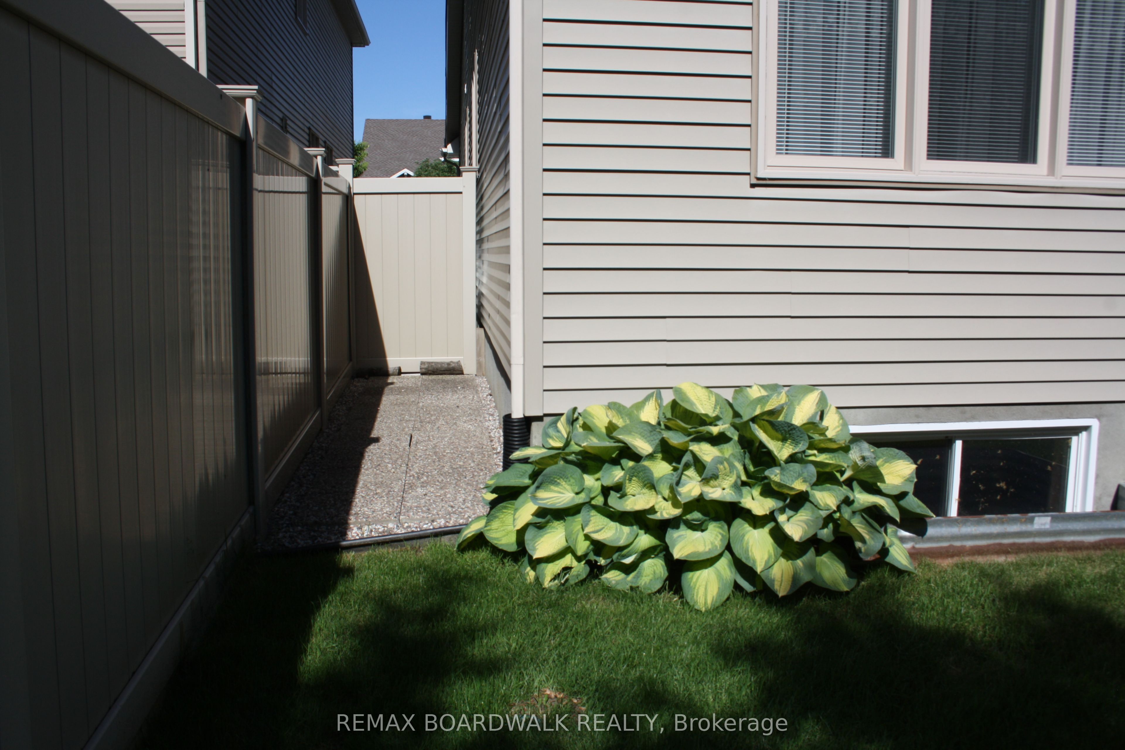 1861 Mickelberry Crescent Property Photo 35