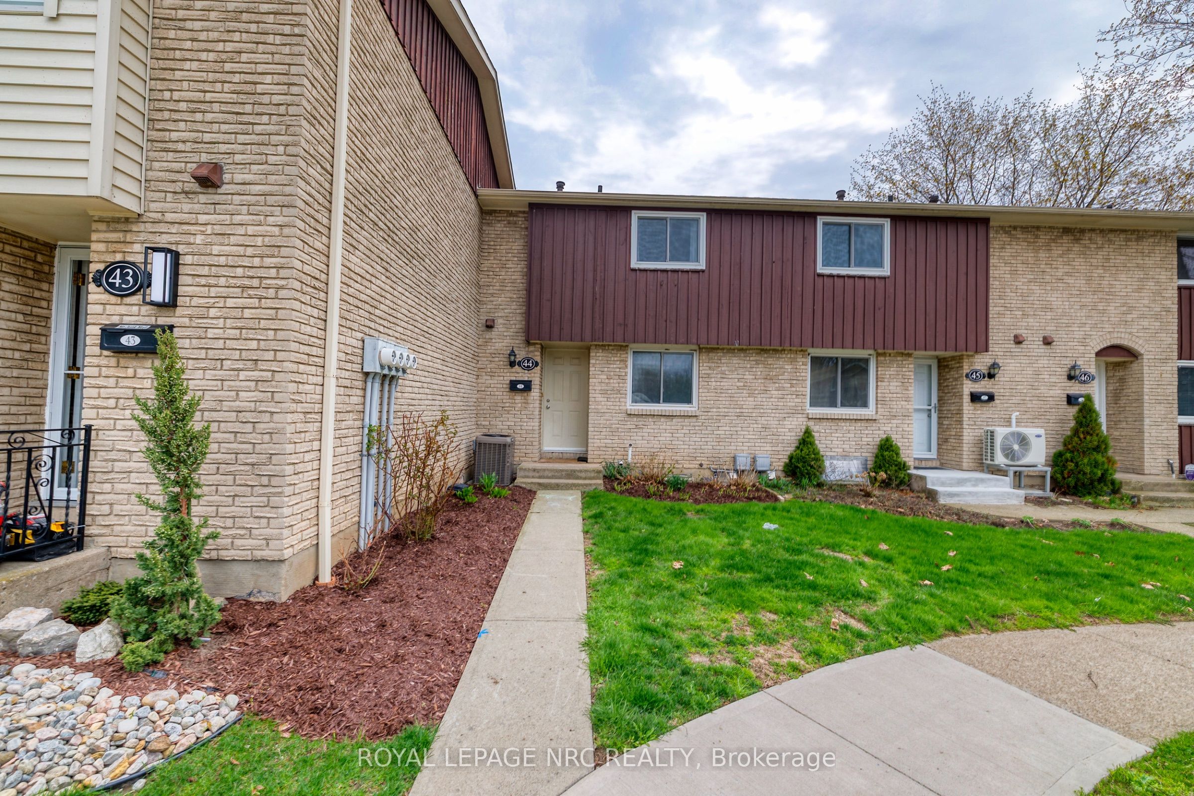 50 Lakeshore Rd Unit 44 Road Property Photo 1