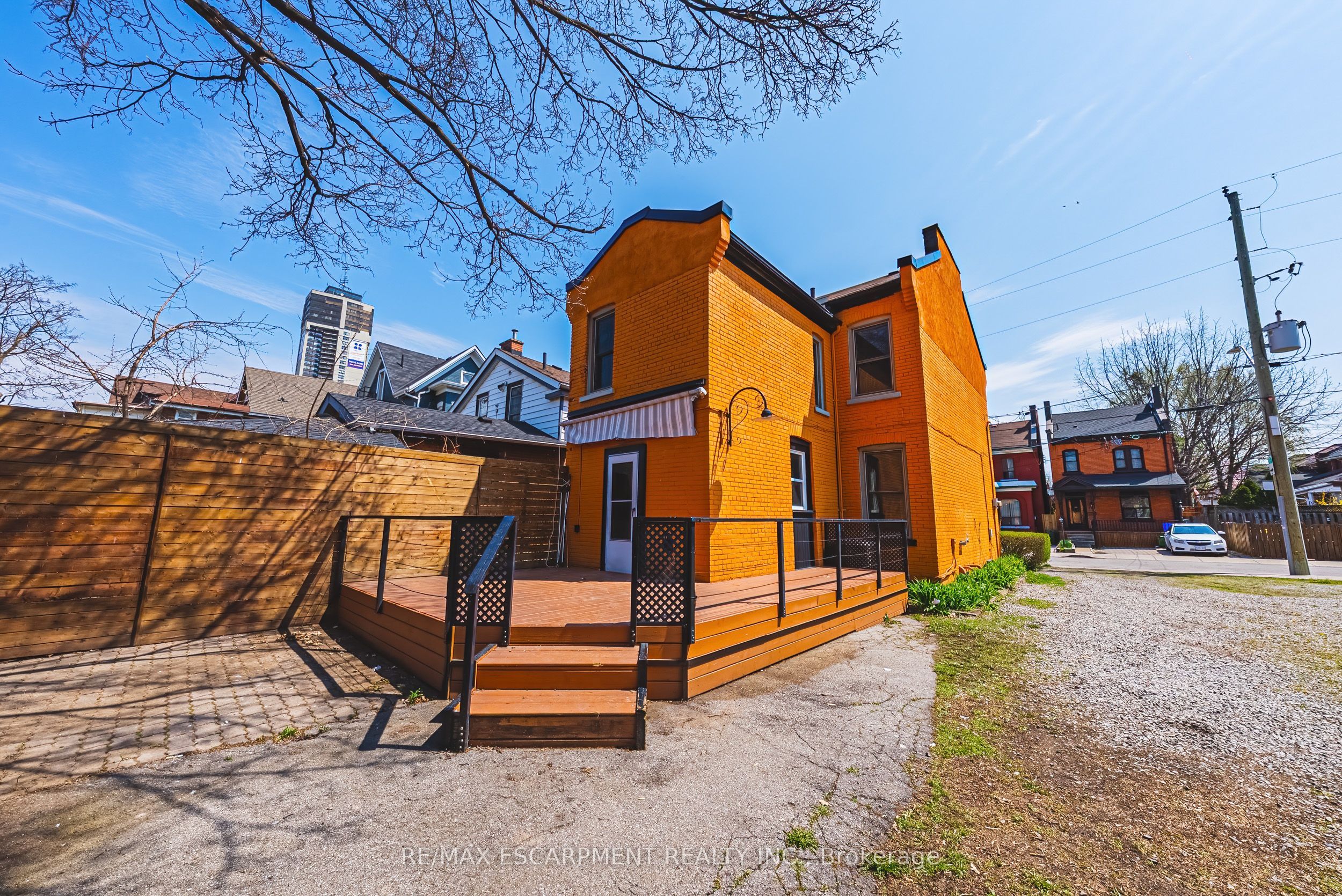 116 Catharine Street S Property Photo 14