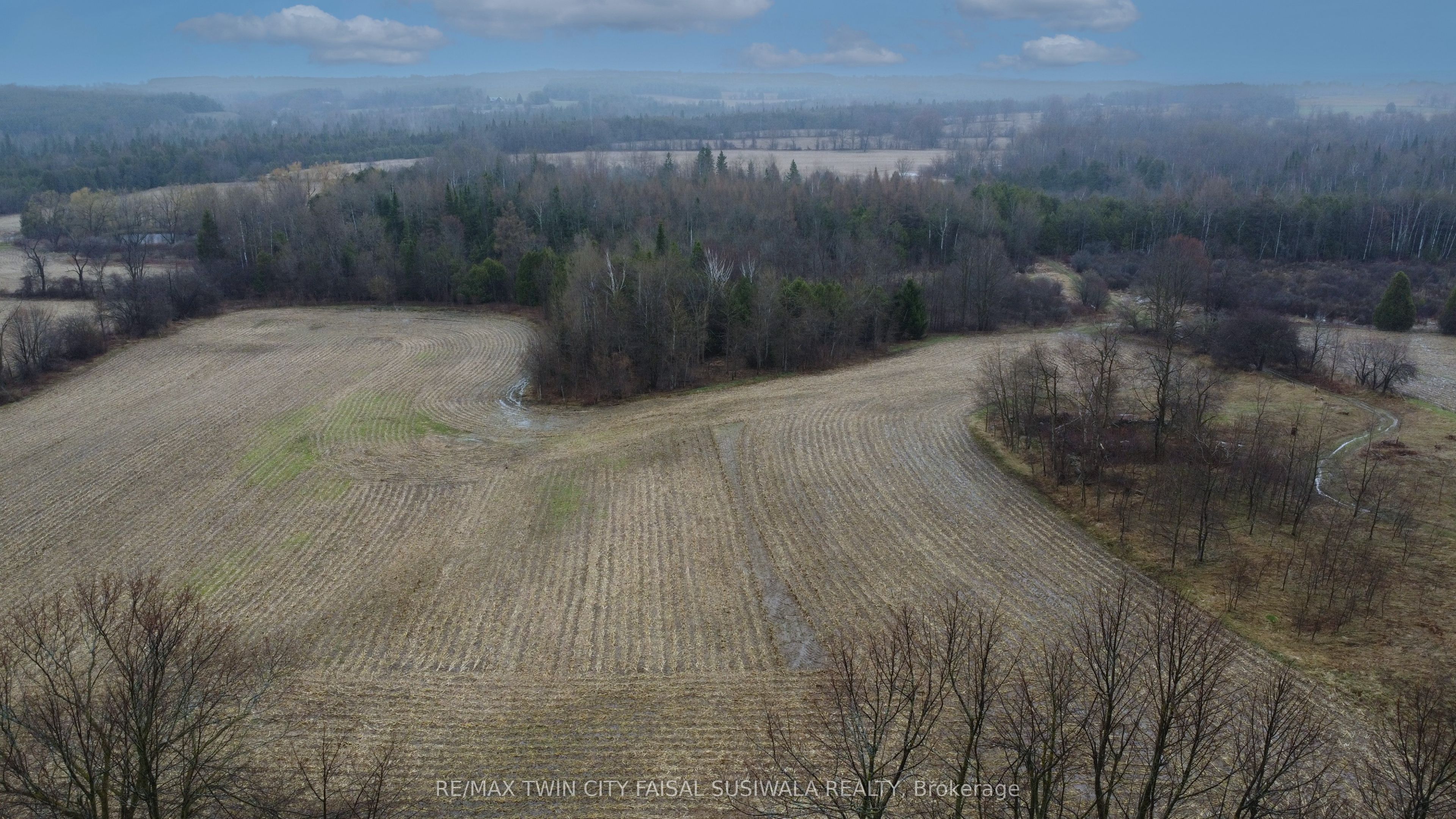 5489 Fourth Line Property Photo 2