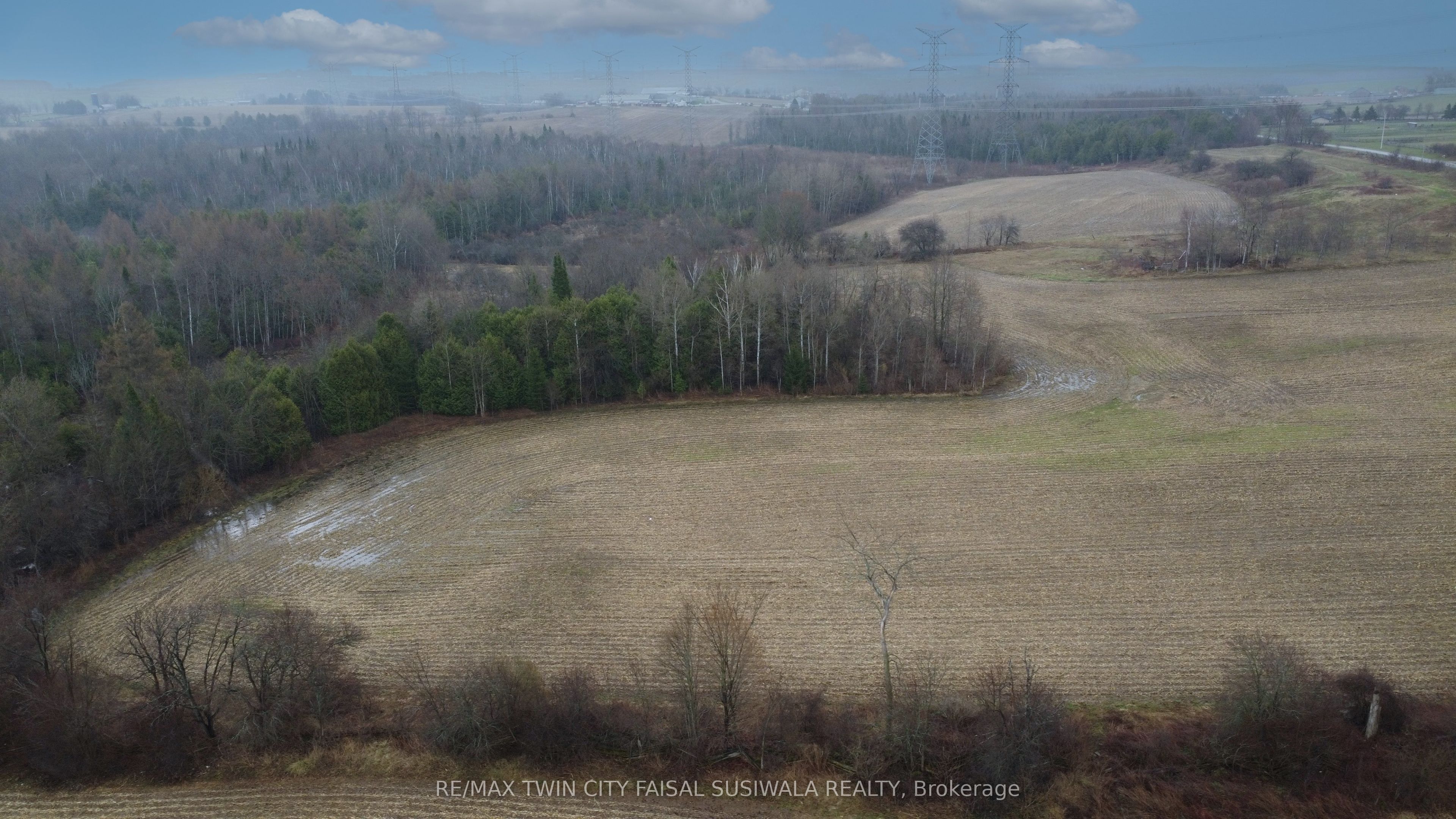 5489 Fourth Line Property Photo 3