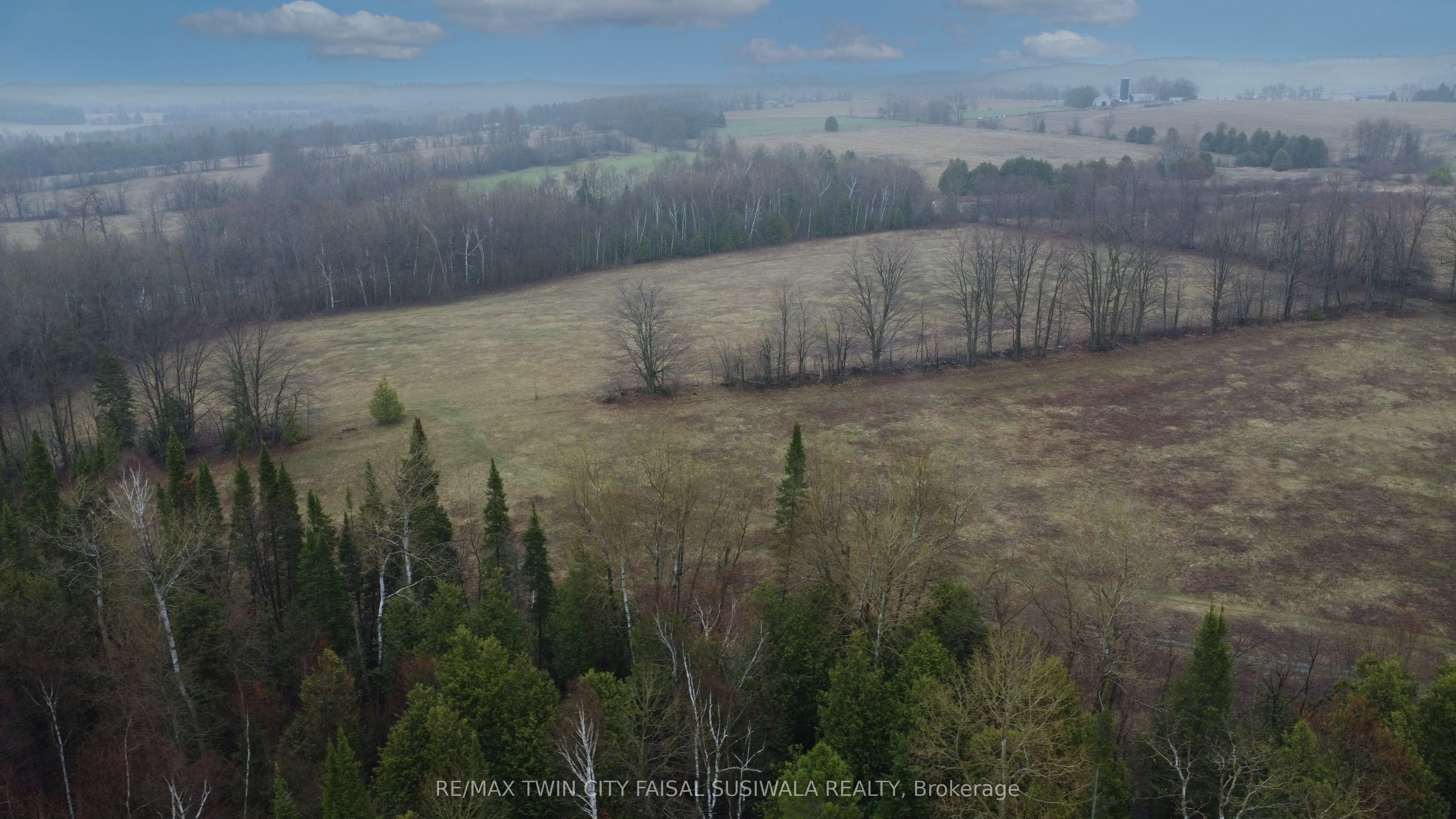 5489 Fourth Line Property Photo 7