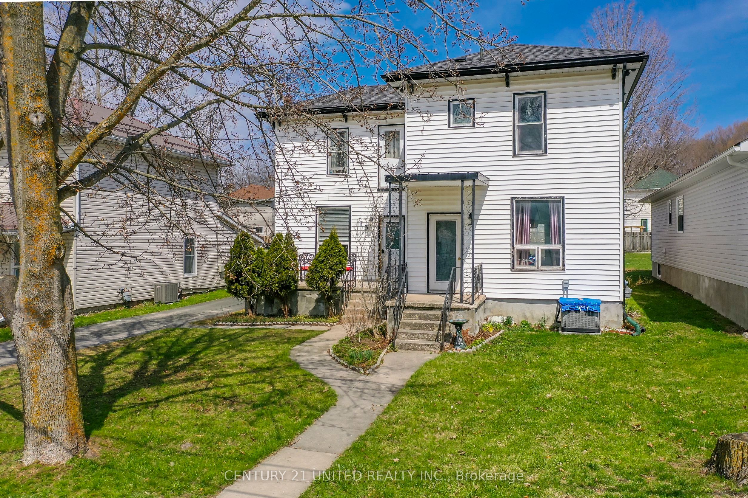 15 Mathison Street E Property Photo 1