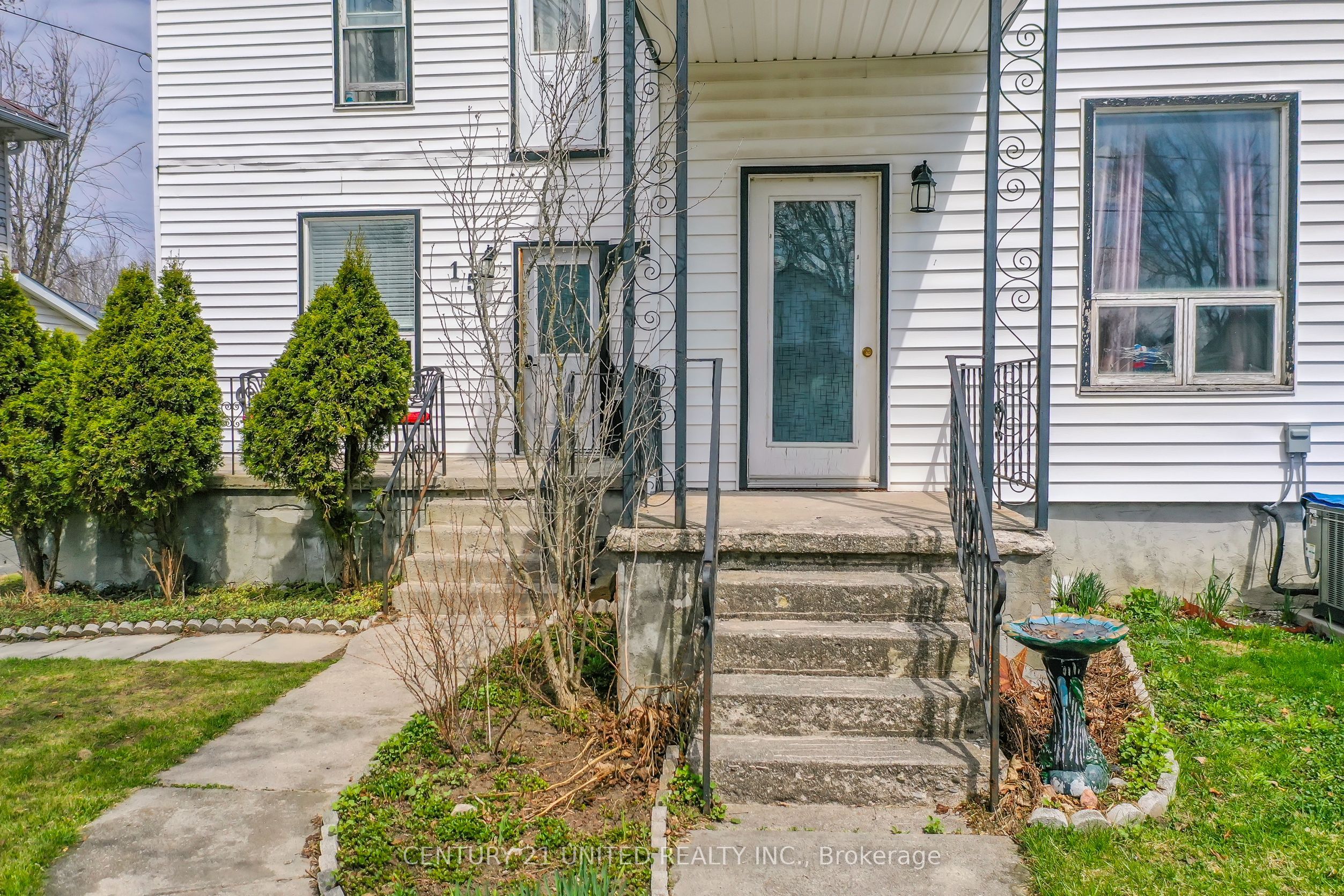 15 Mathison Street E Property Photo 5