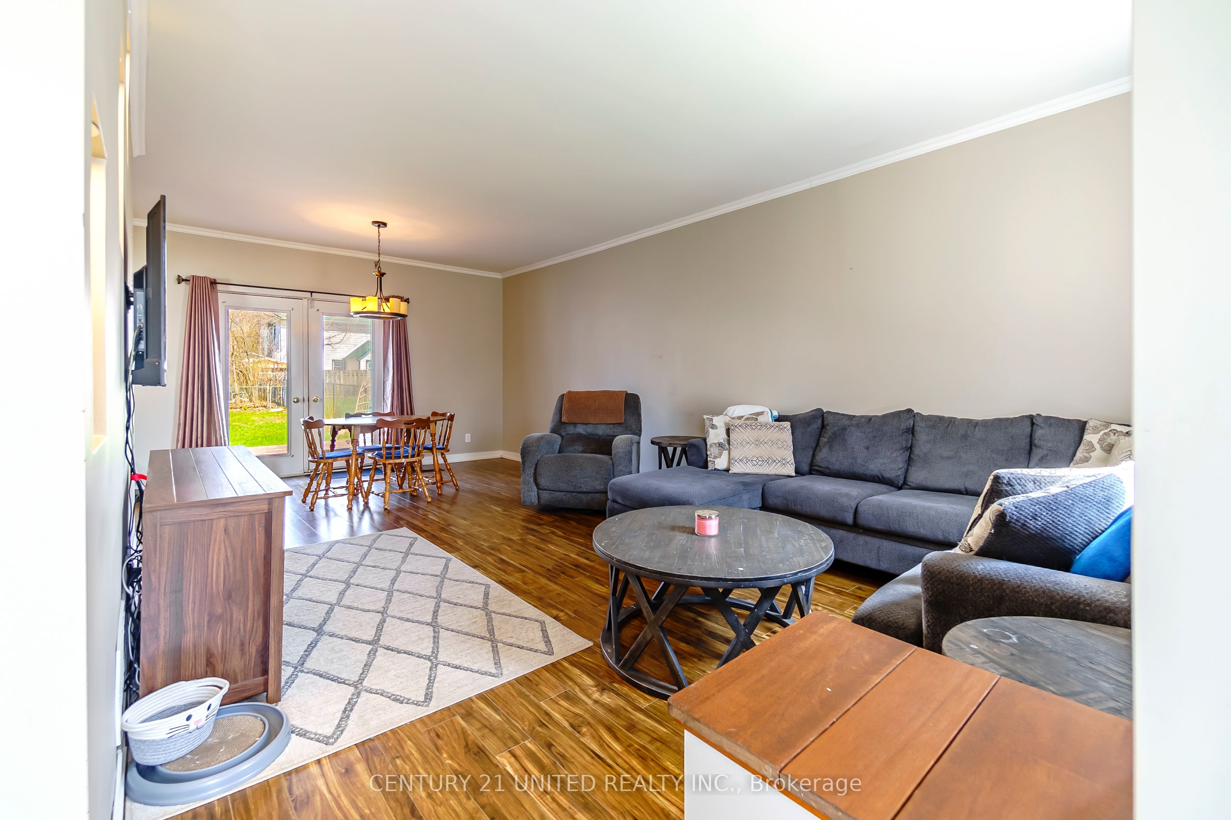 15 Mathison Street E Property Photo 6