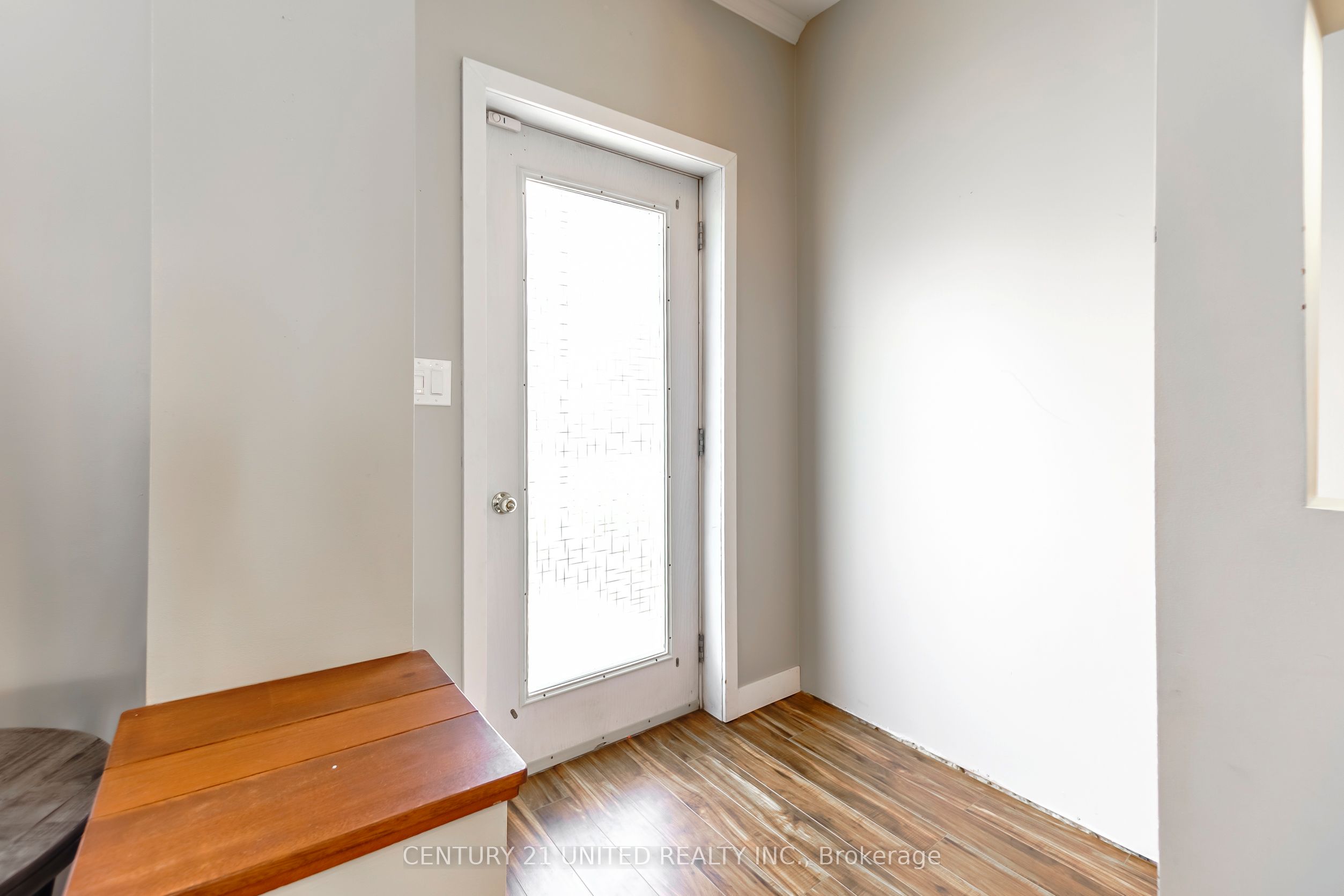 15 Mathison Street E Property Photo 8