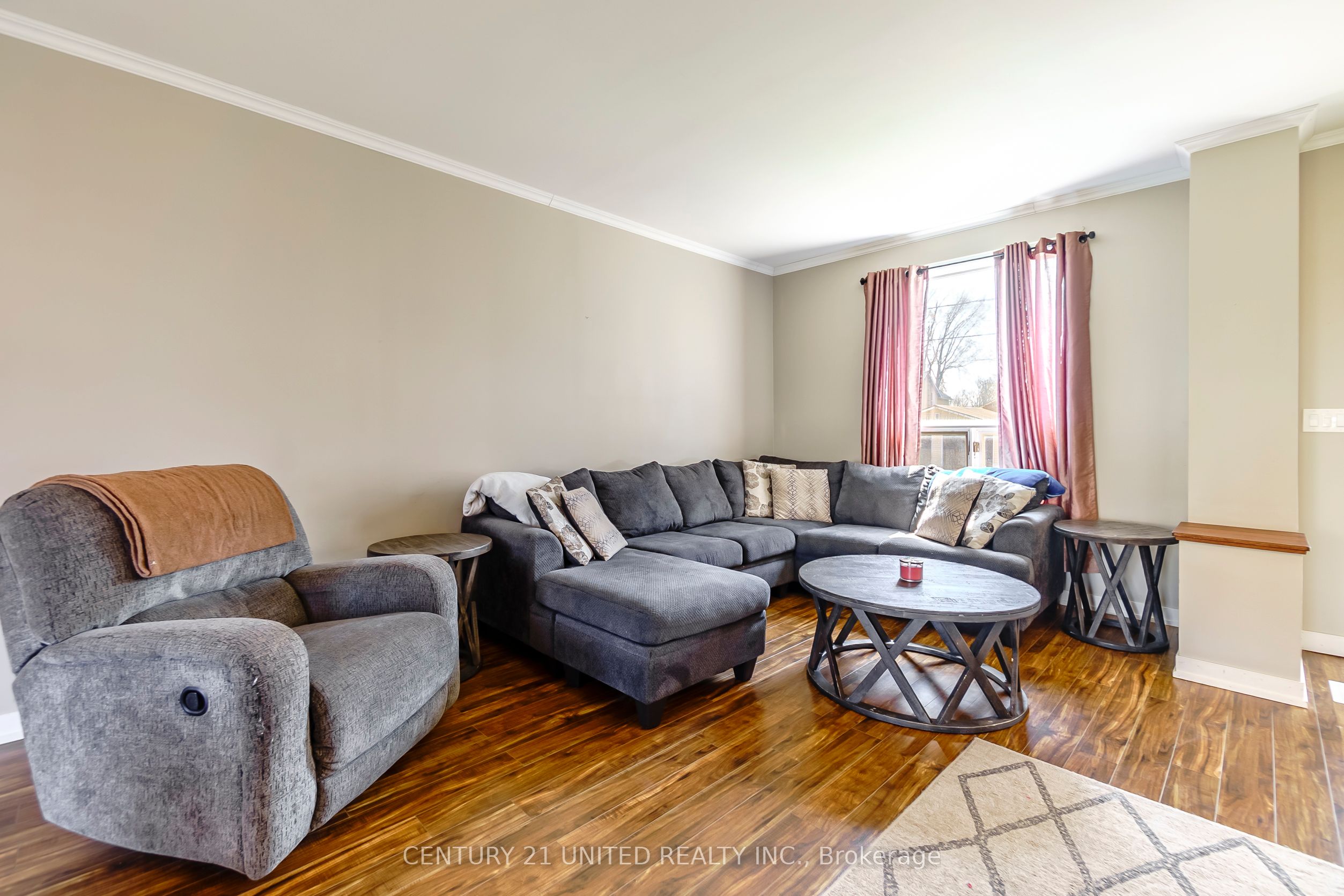 15 Mathison Street E Property Photo 11