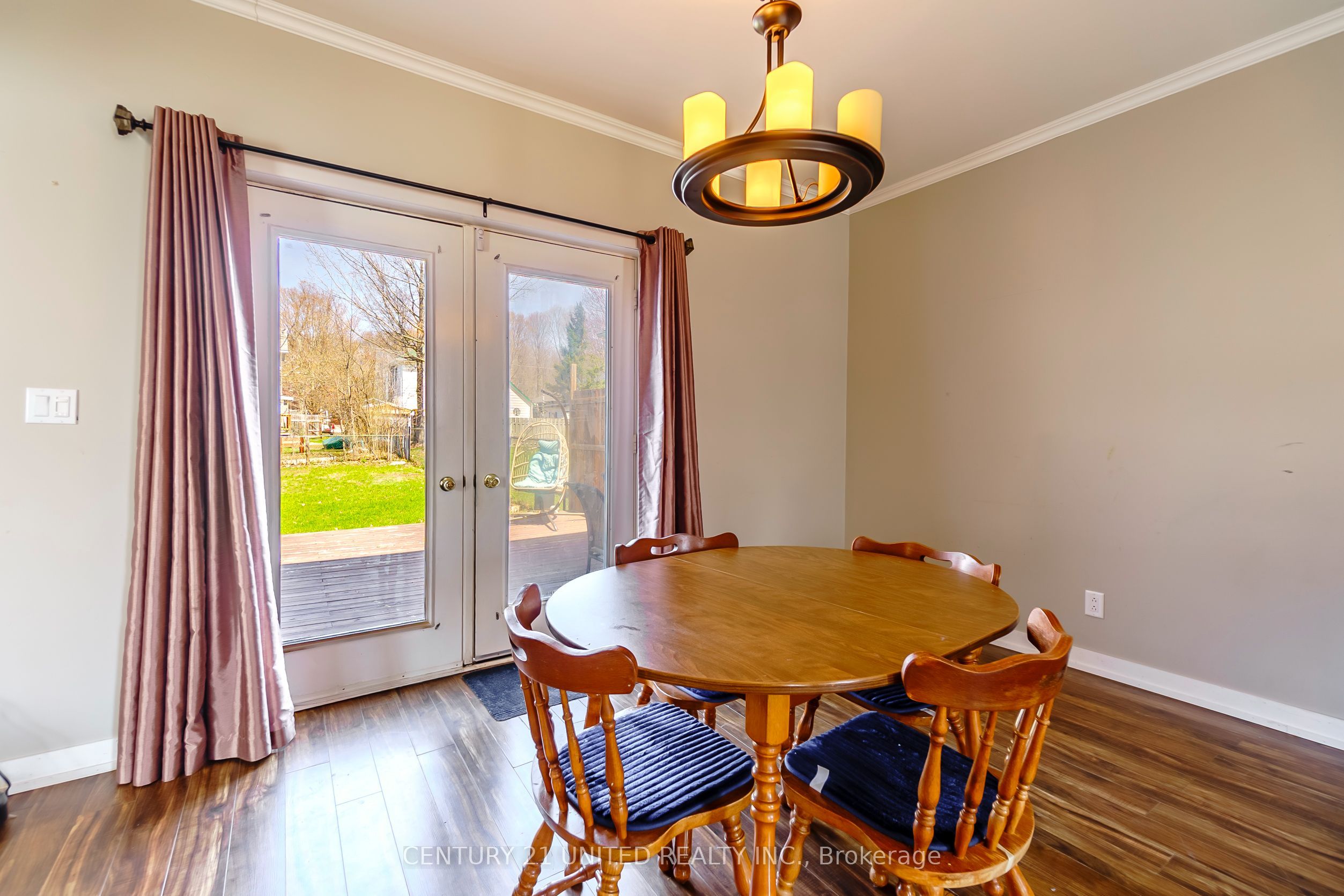15 Mathison Street E Property Photo 13