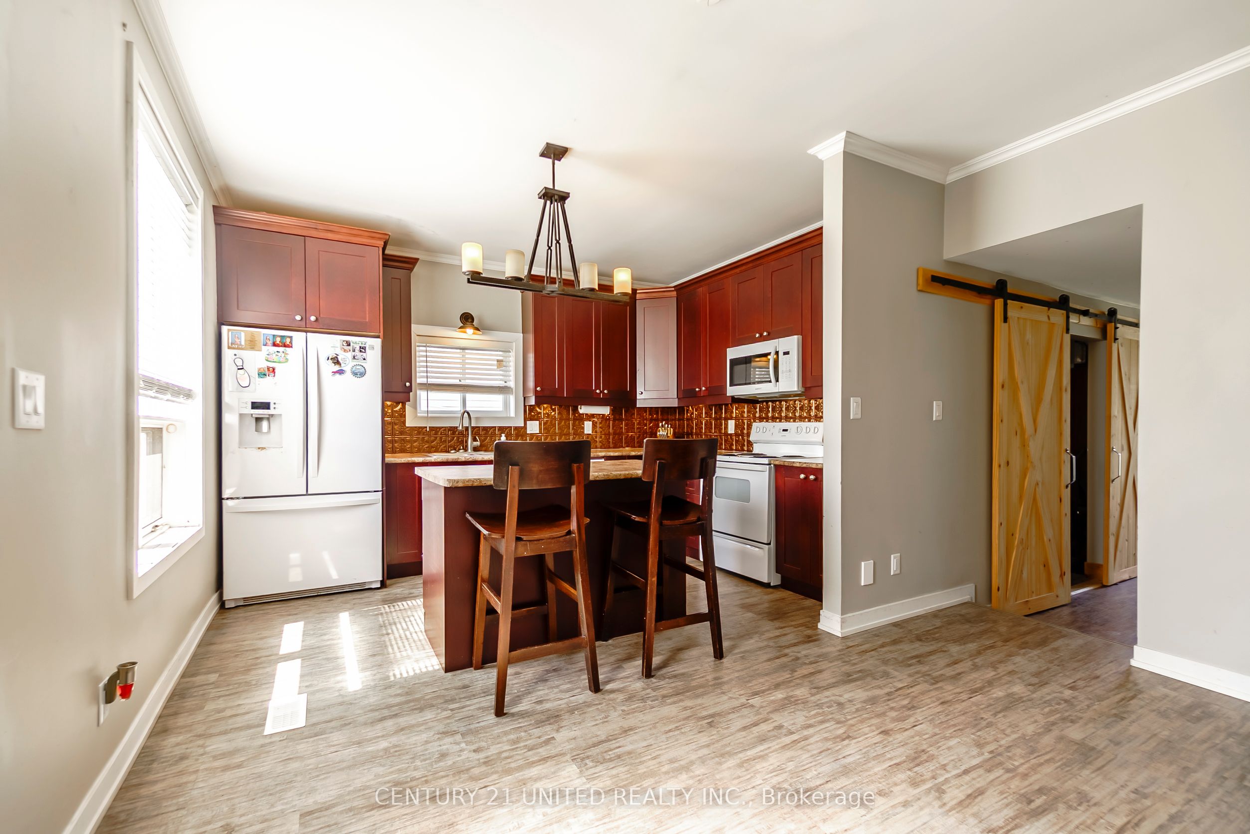 15 Mathison Street E Property Photo 15