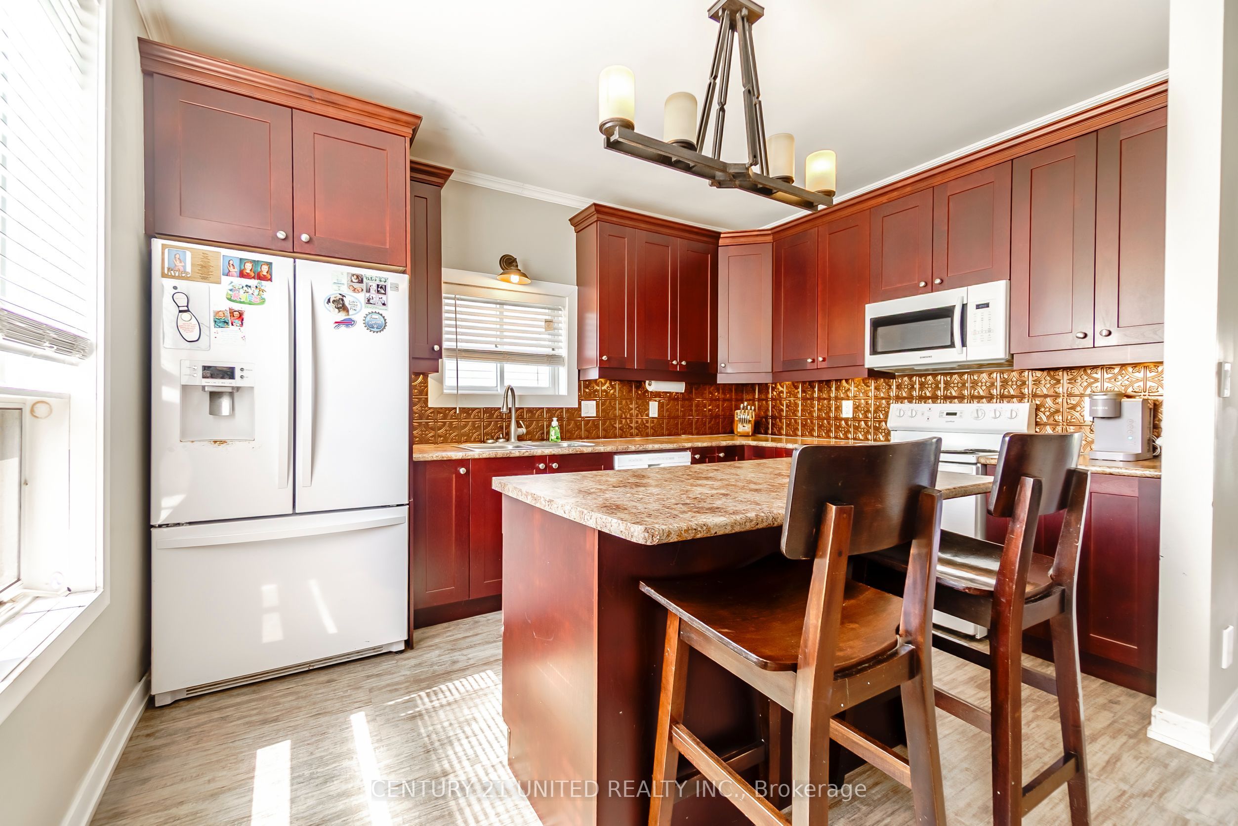 15 Mathison Street E Property Photo 16