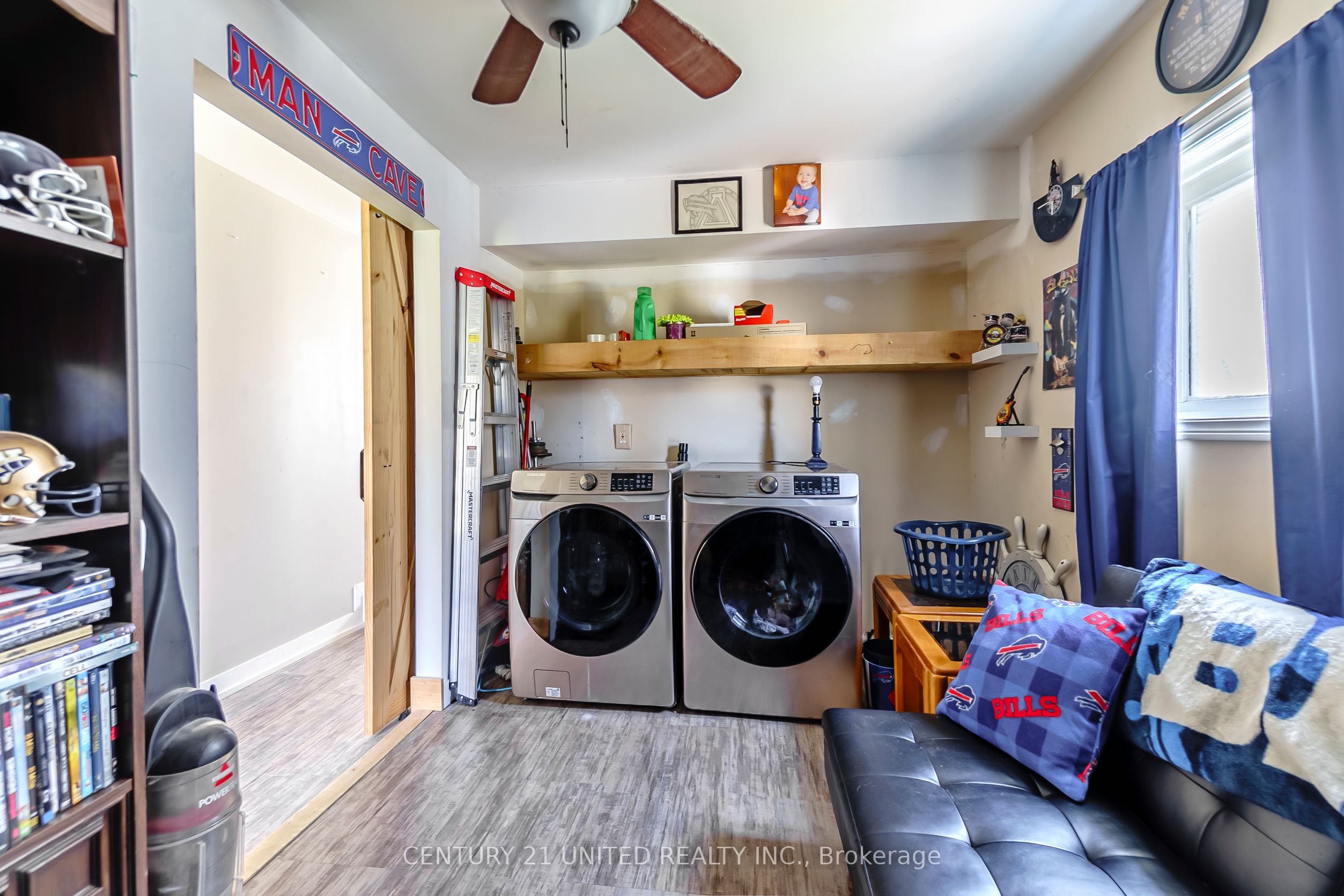 15 Mathison Street E Property Photo 24