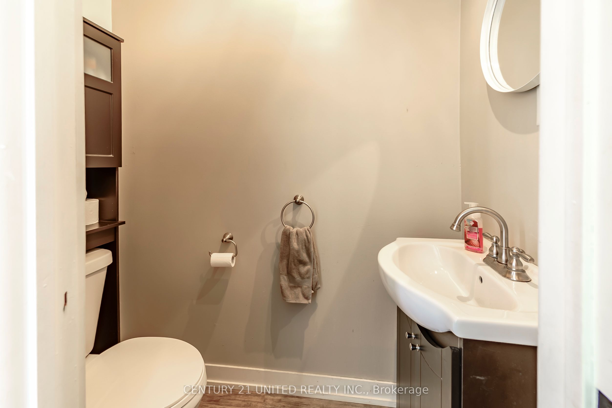 15 Mathison Street E Property Photo 25