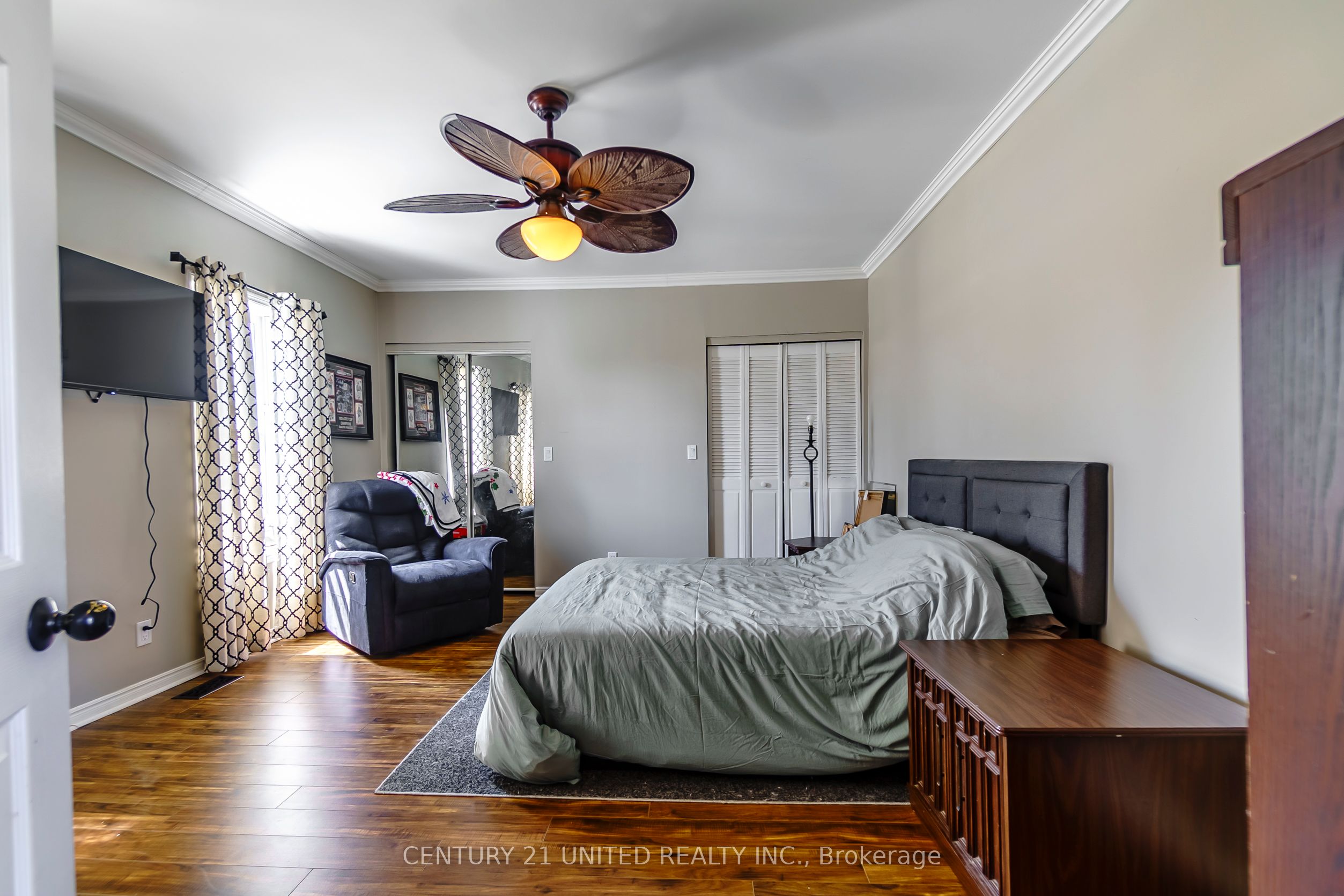 15 Mathison Street E Property Photo 28