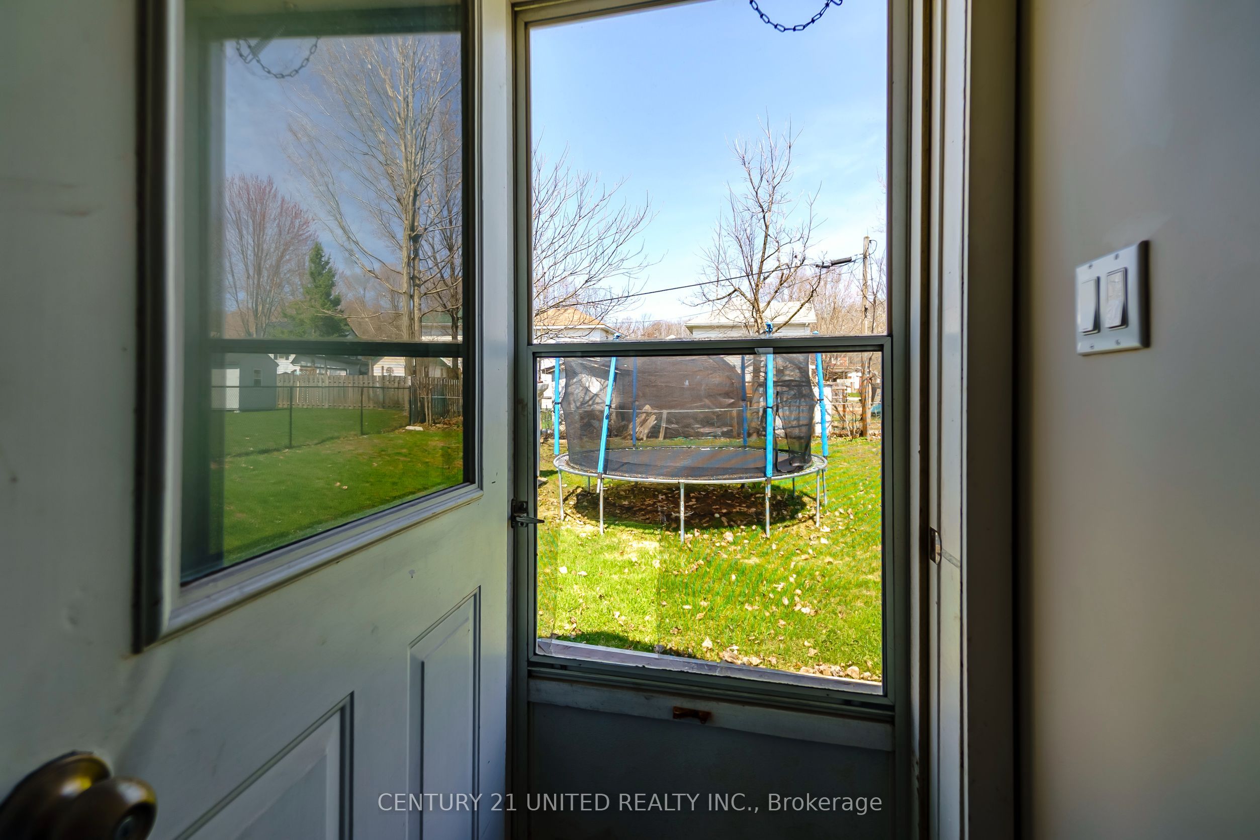 15 Mathison Street E Property Photo 35