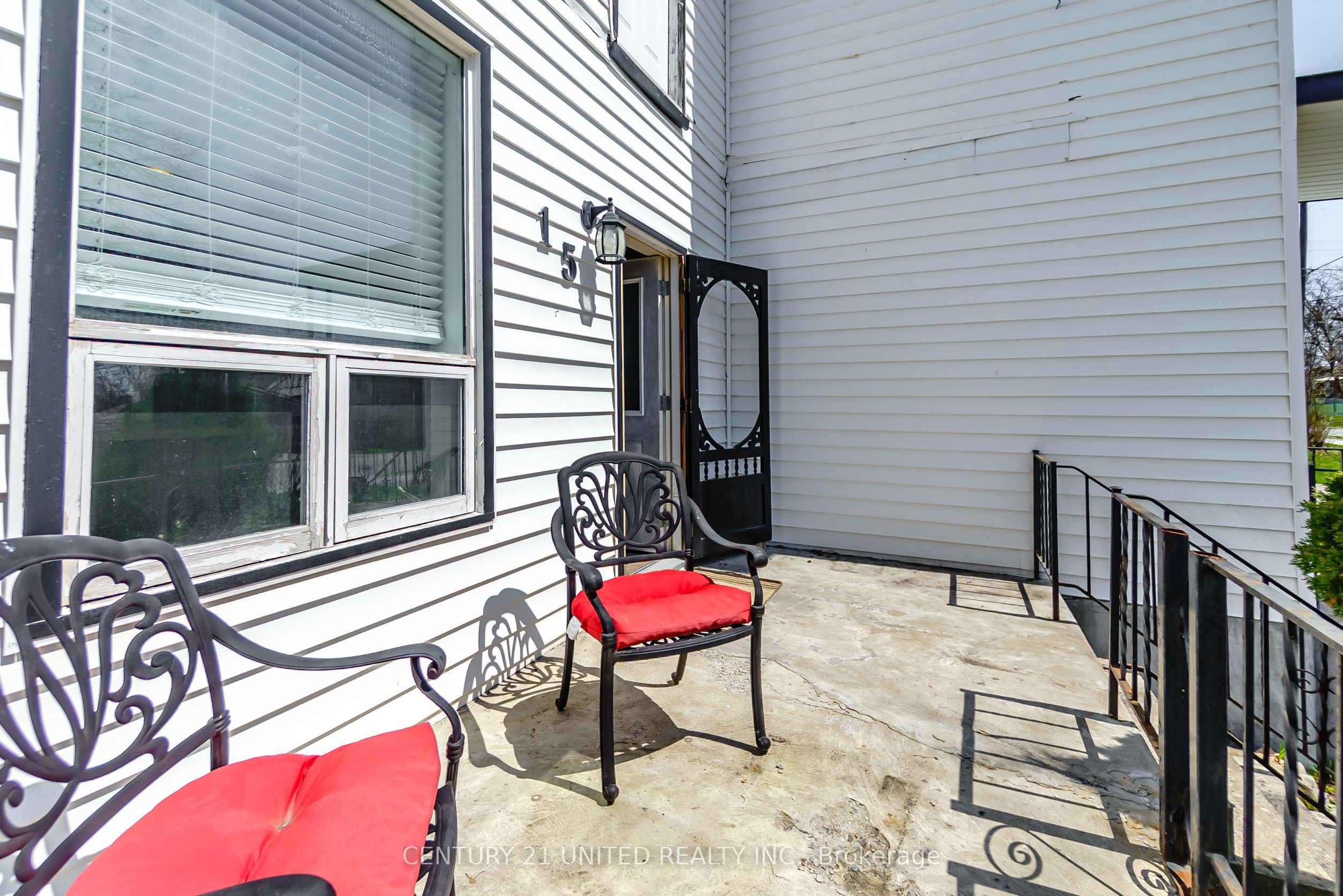 15 Mathison Street E Property Photo 36