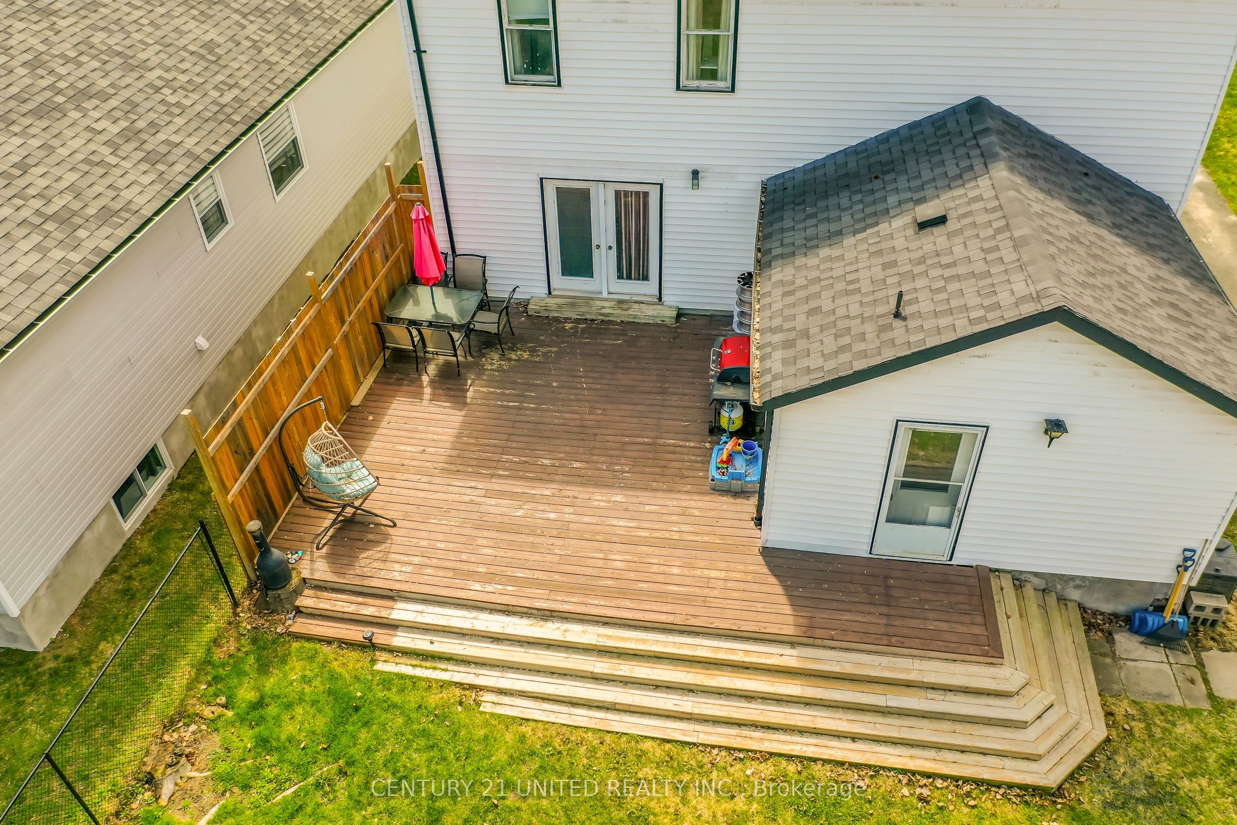 15 Mathison Street E Property Photo 45