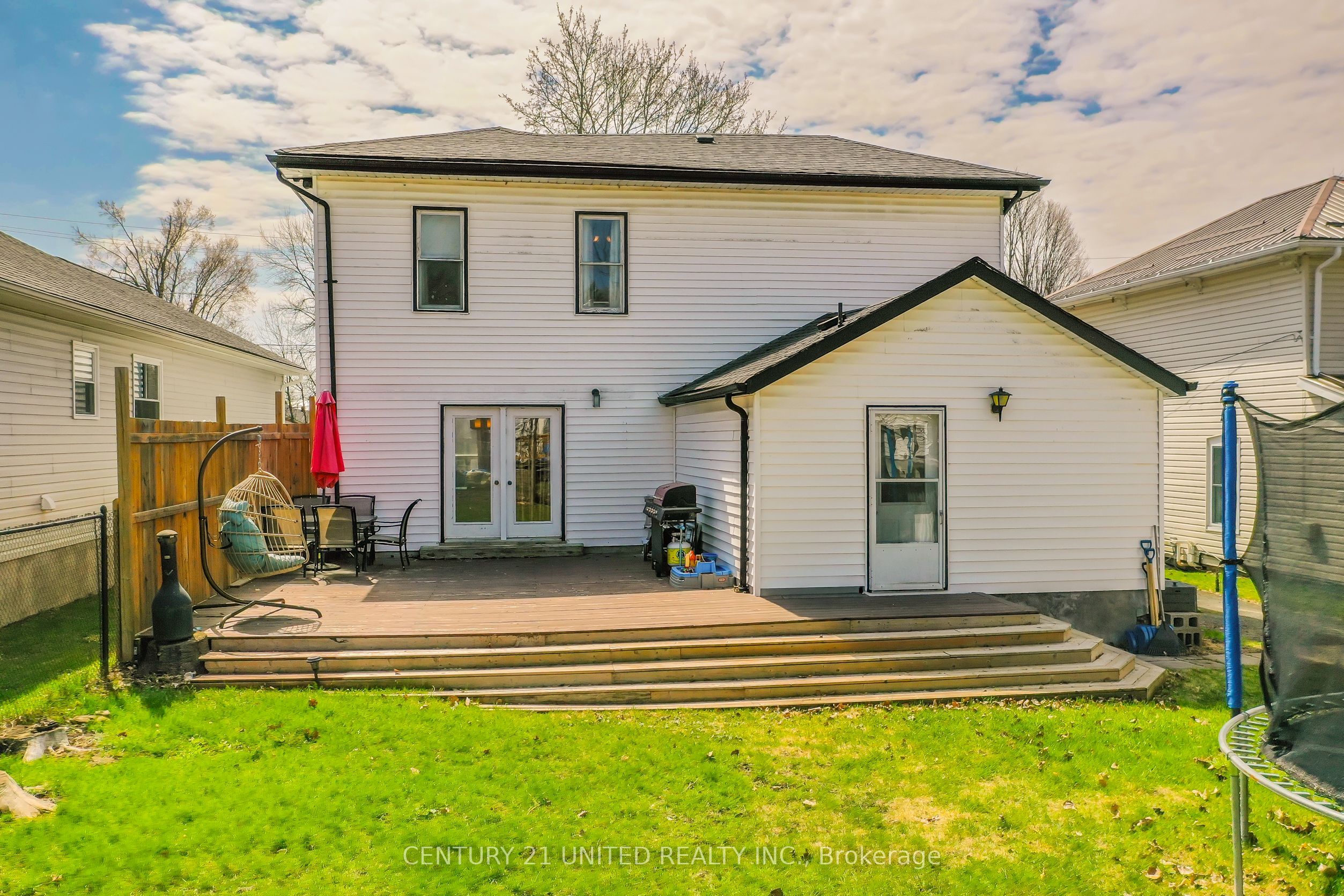 15 Mathison Street E Property Photo 46