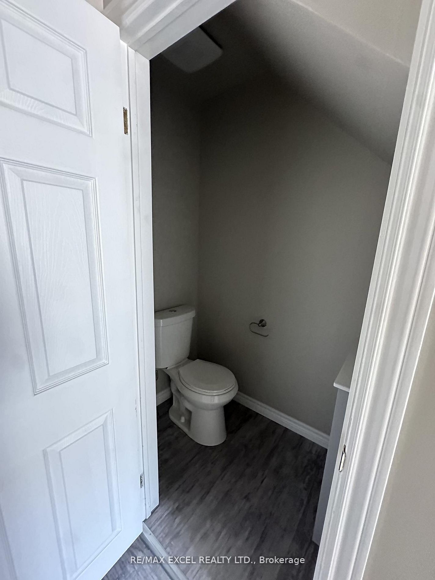 319 Division Street Property Photo 8