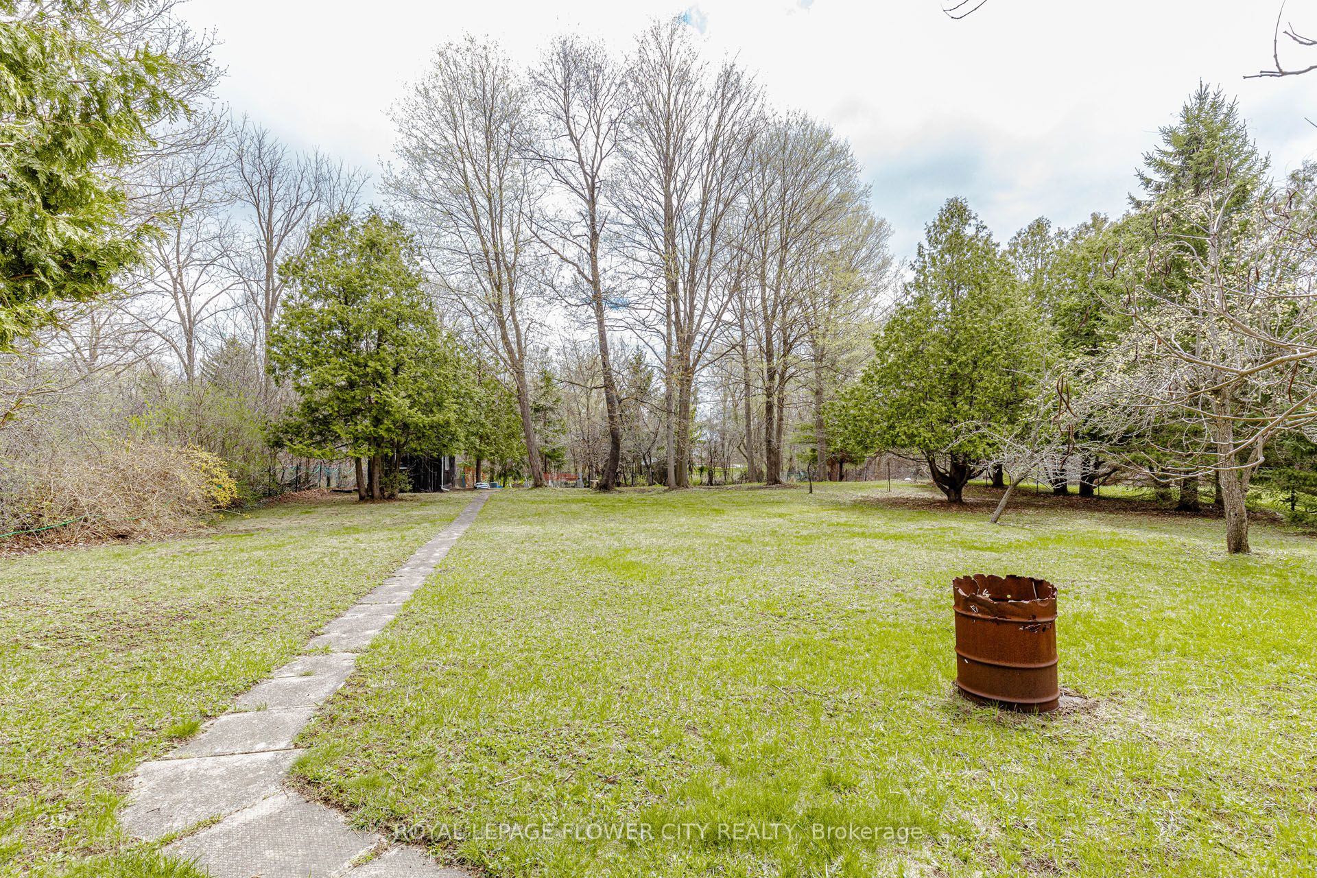 1433 Fanshawe Park Road E Property Photo 44