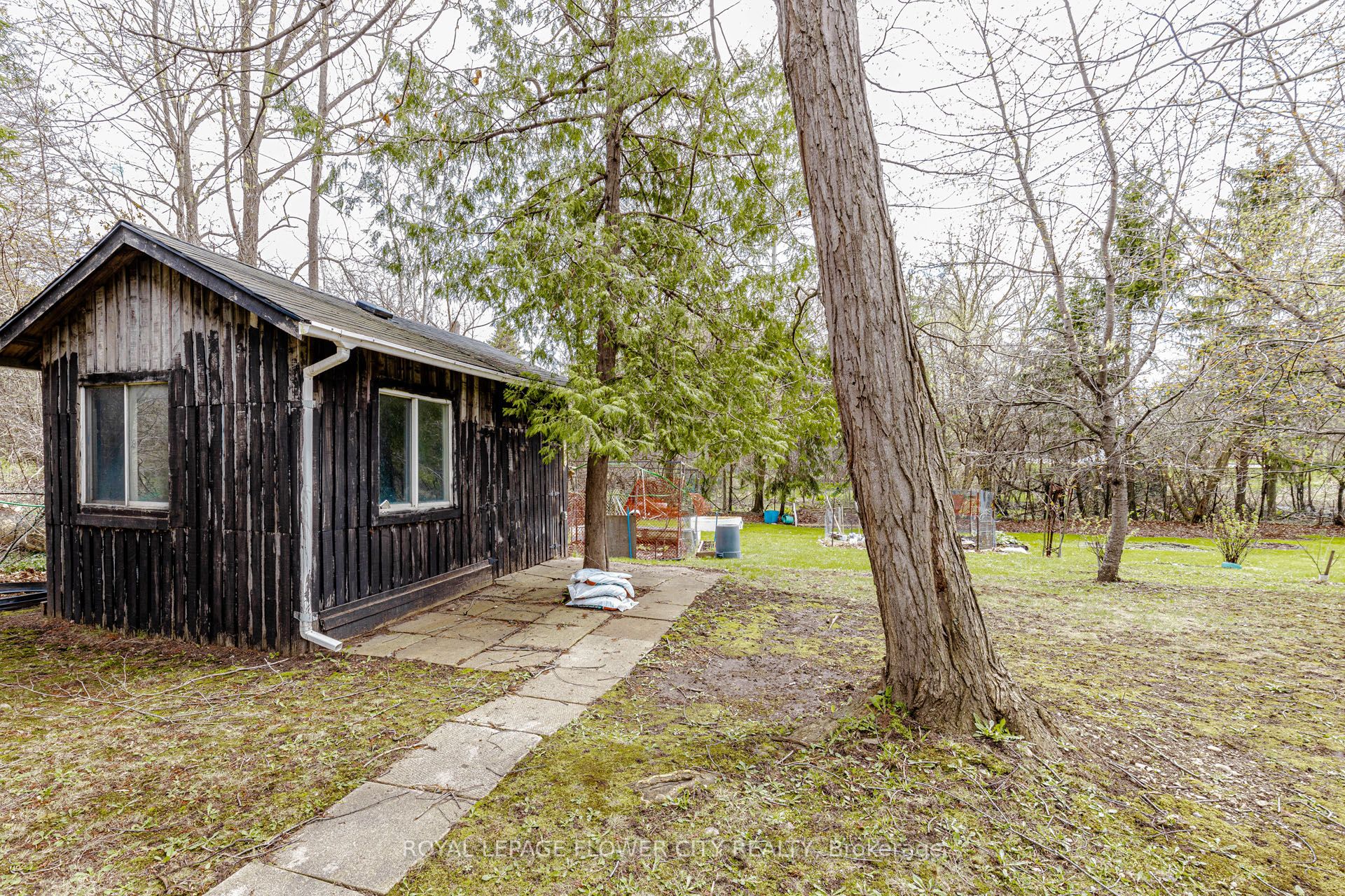 1433 Fanshawe Park Road E Property Photo 46