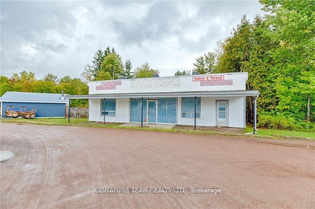 2096 Petawawa Boulevard