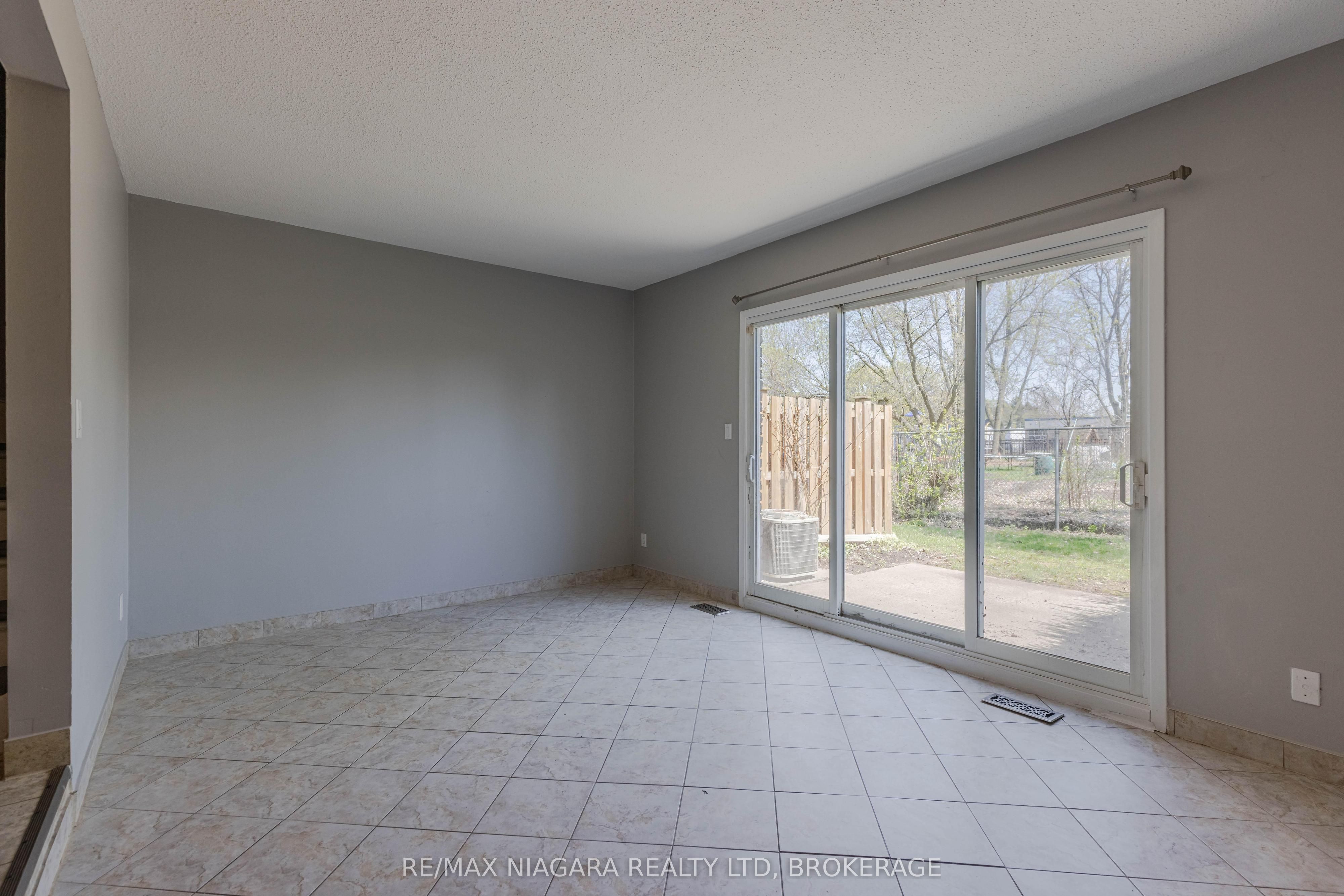 6767 Thorold Stone Road 88 Property Photo 5