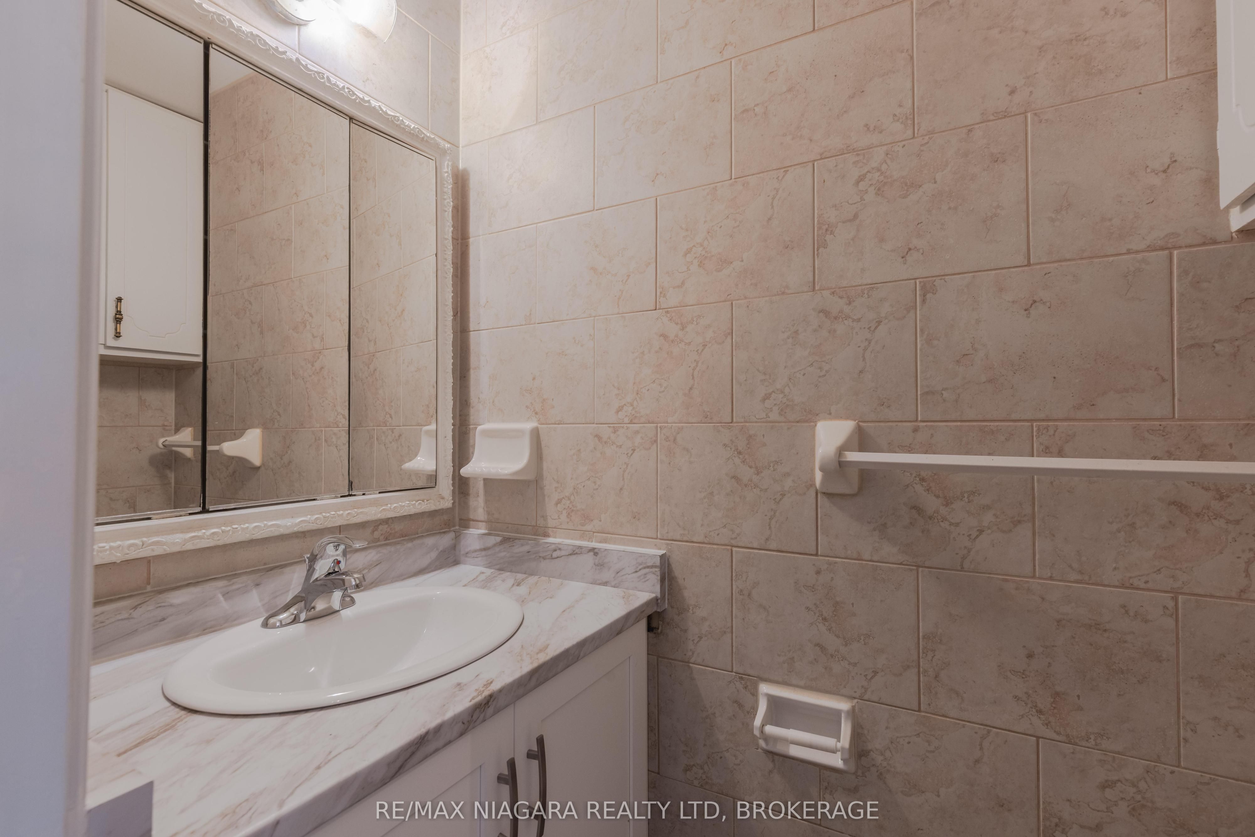 6767 Thorold Stone Road 88 Property Photo 11