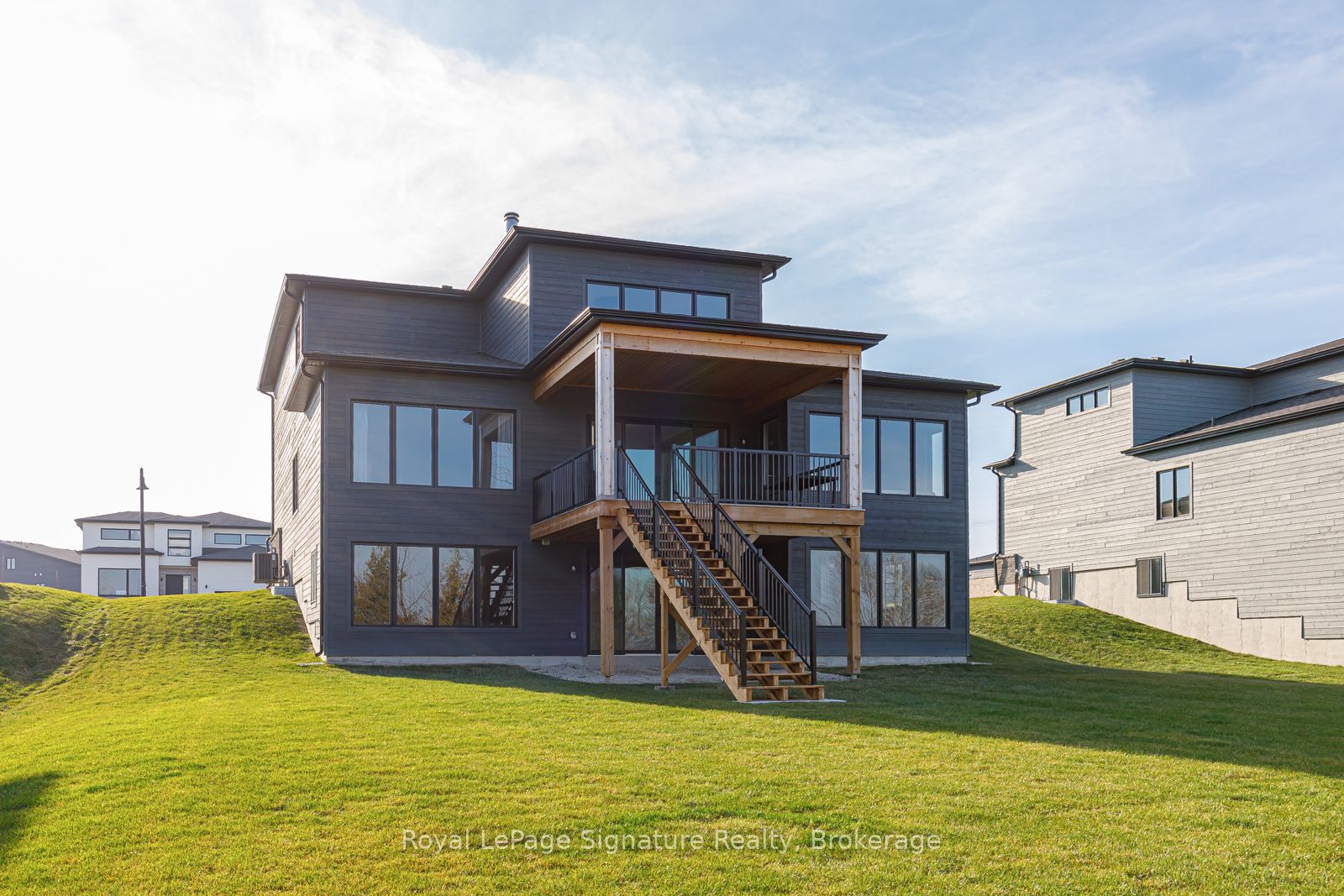 107 Sladden Court Property Photo 35