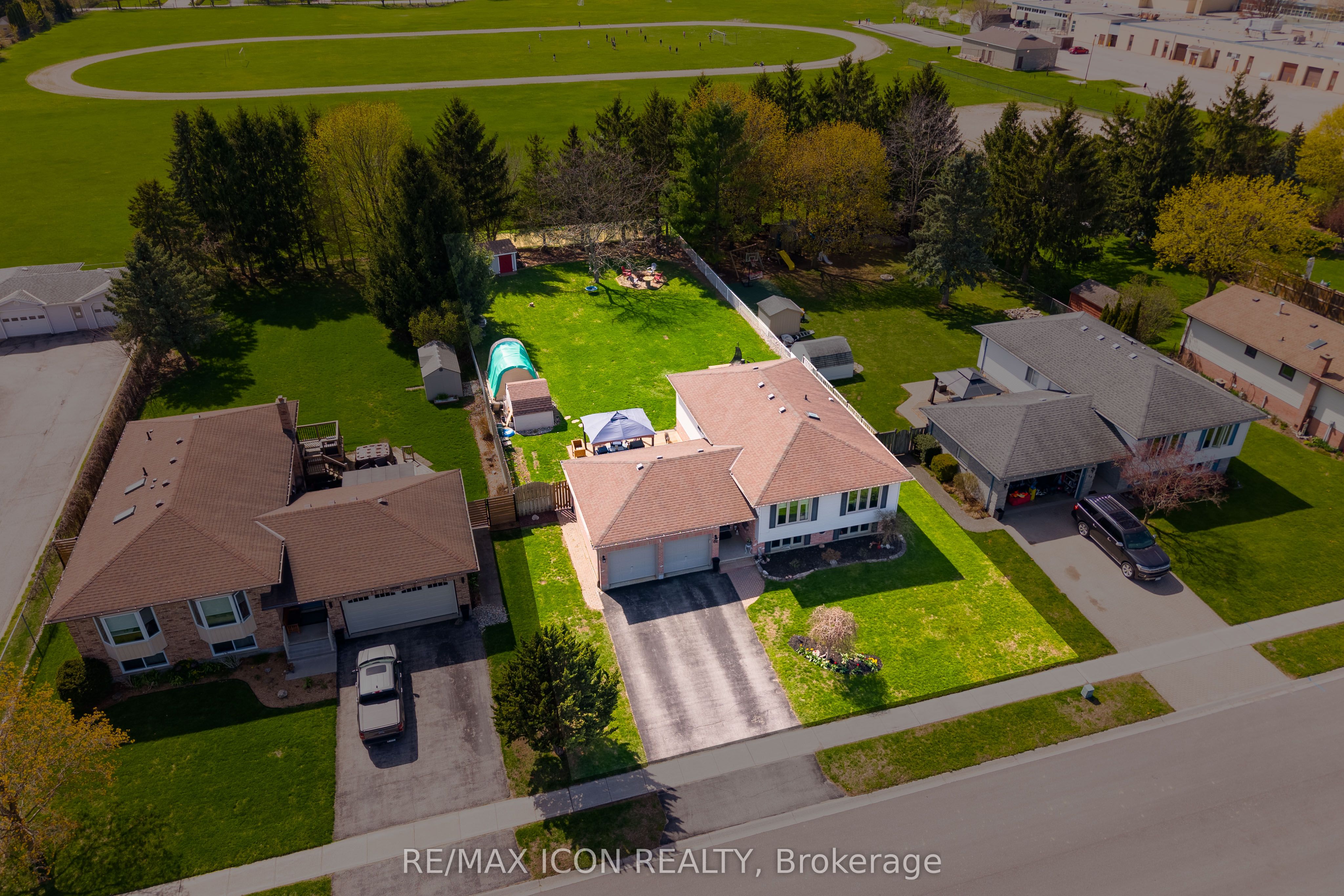 61 Carleton Court Property Photo 33