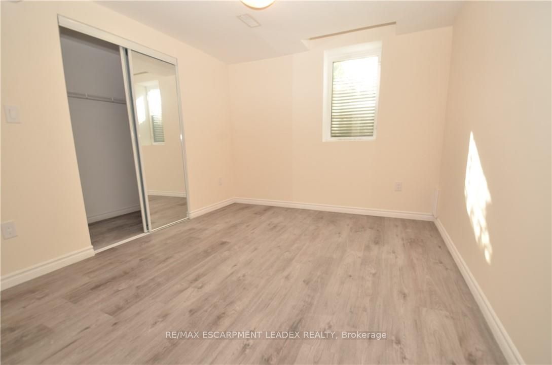 4 Findlay Drive B Property Photo 11