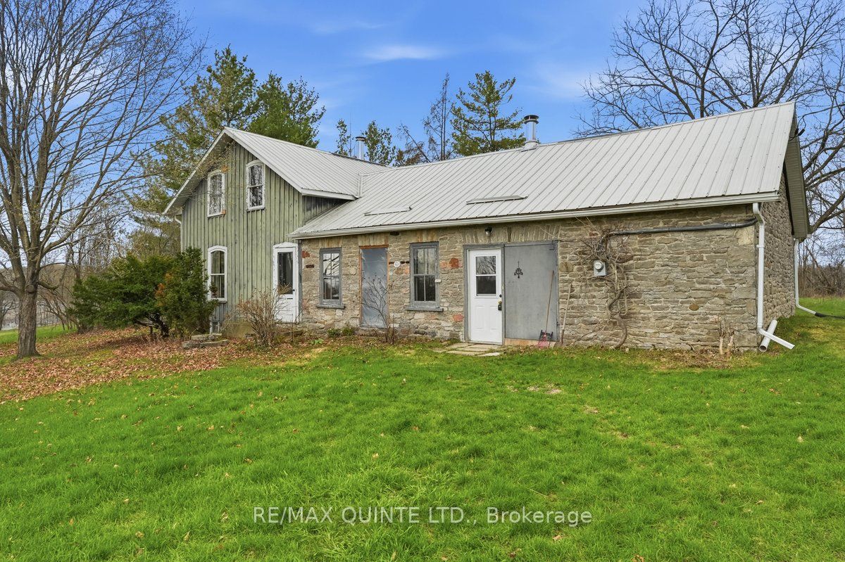 1079 Clearview Road Property Photo 2