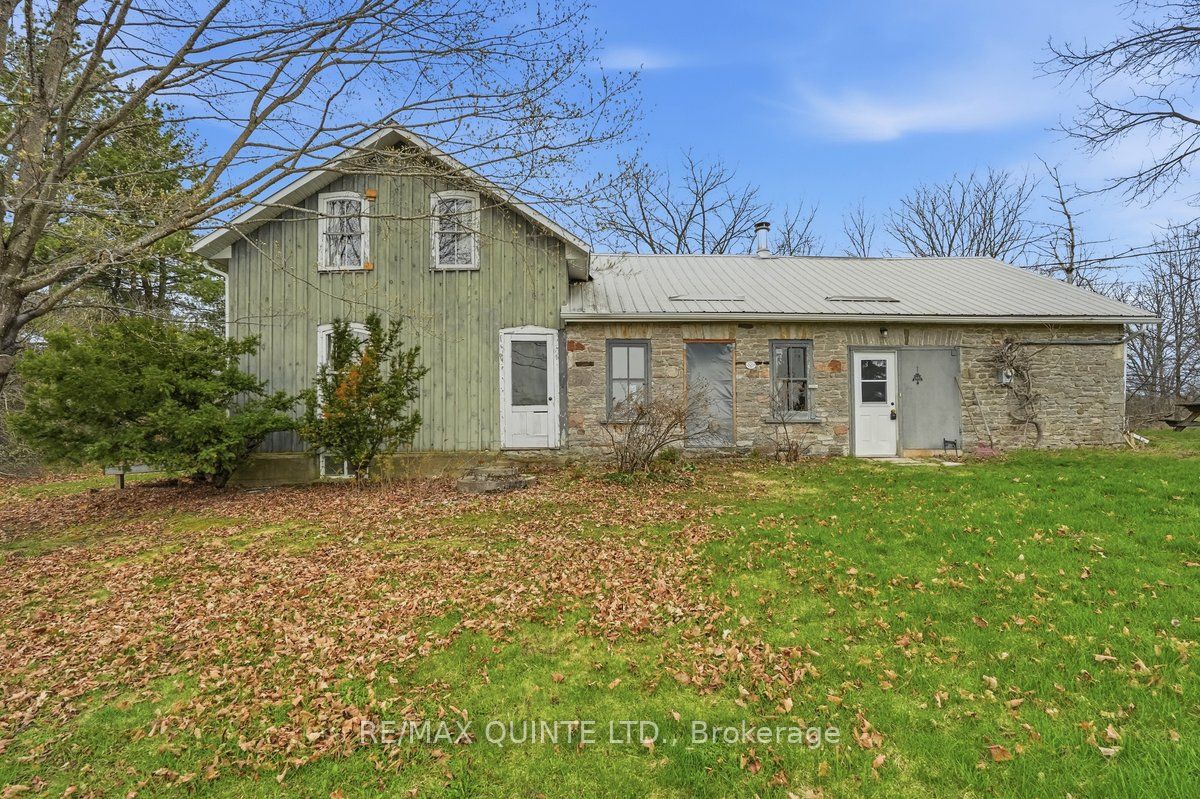 1079 Clearview Road Property Photo 3