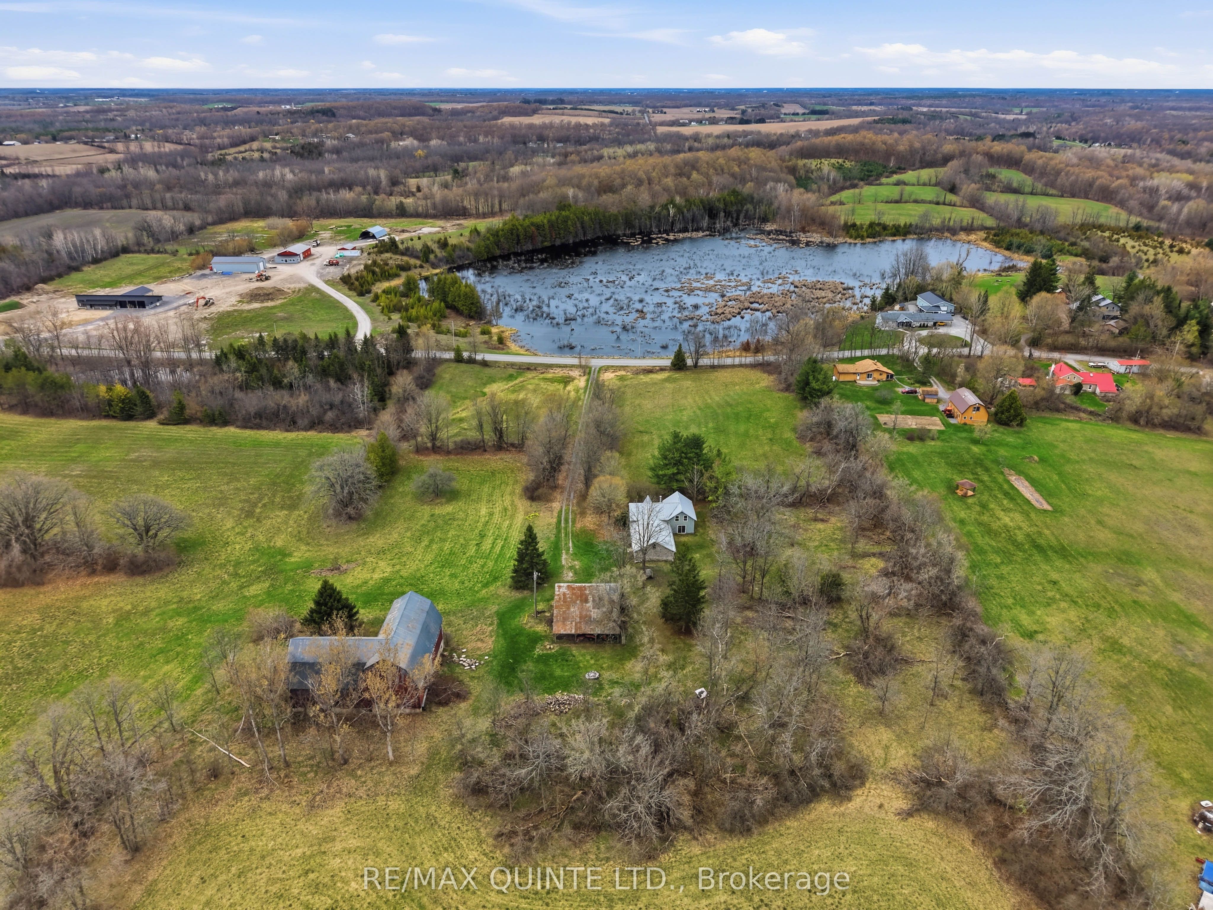 1079 Clearview Road Property Photo 6
