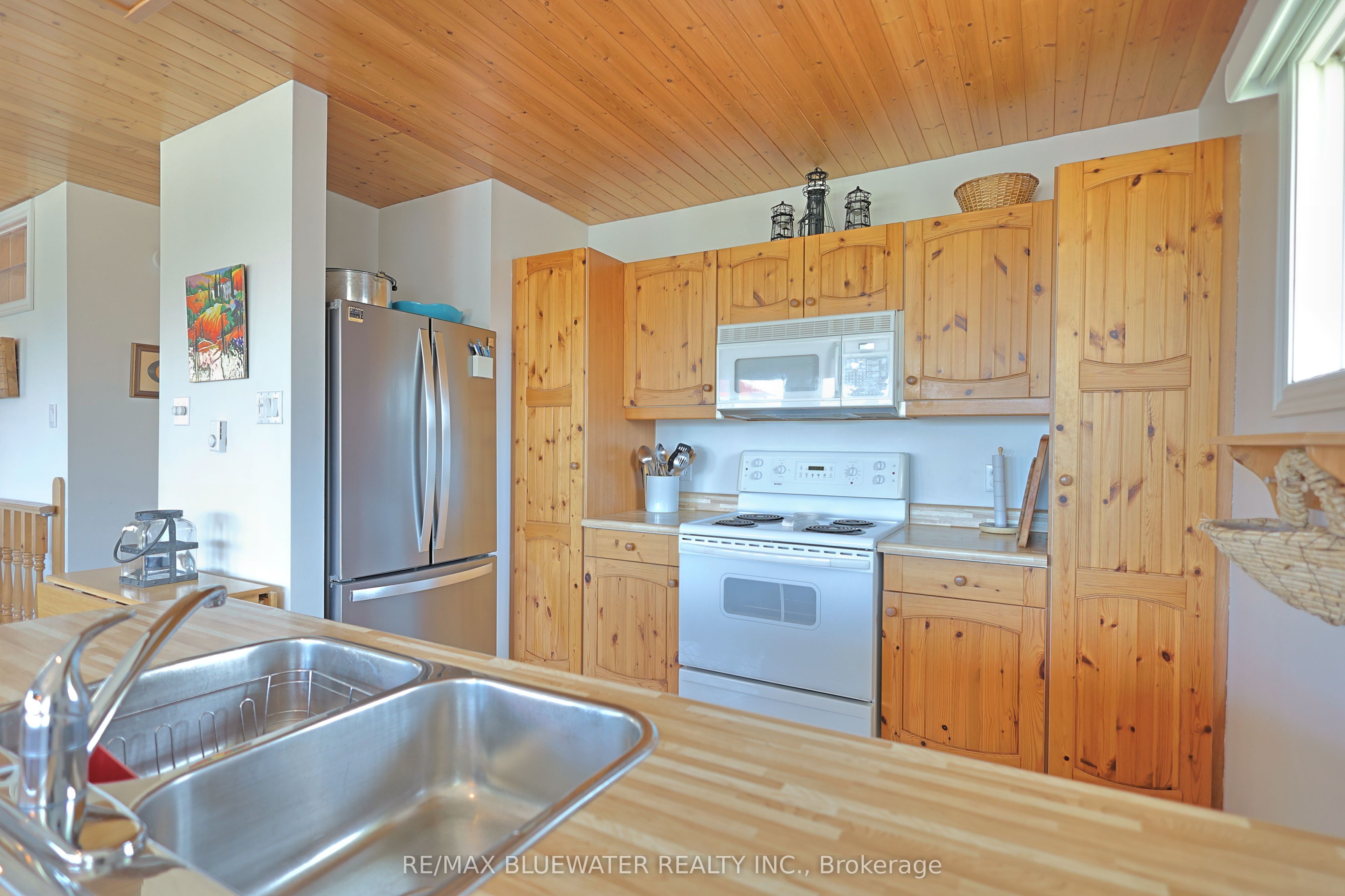 74156 Bluehaven Beach Drive Property Photo 5