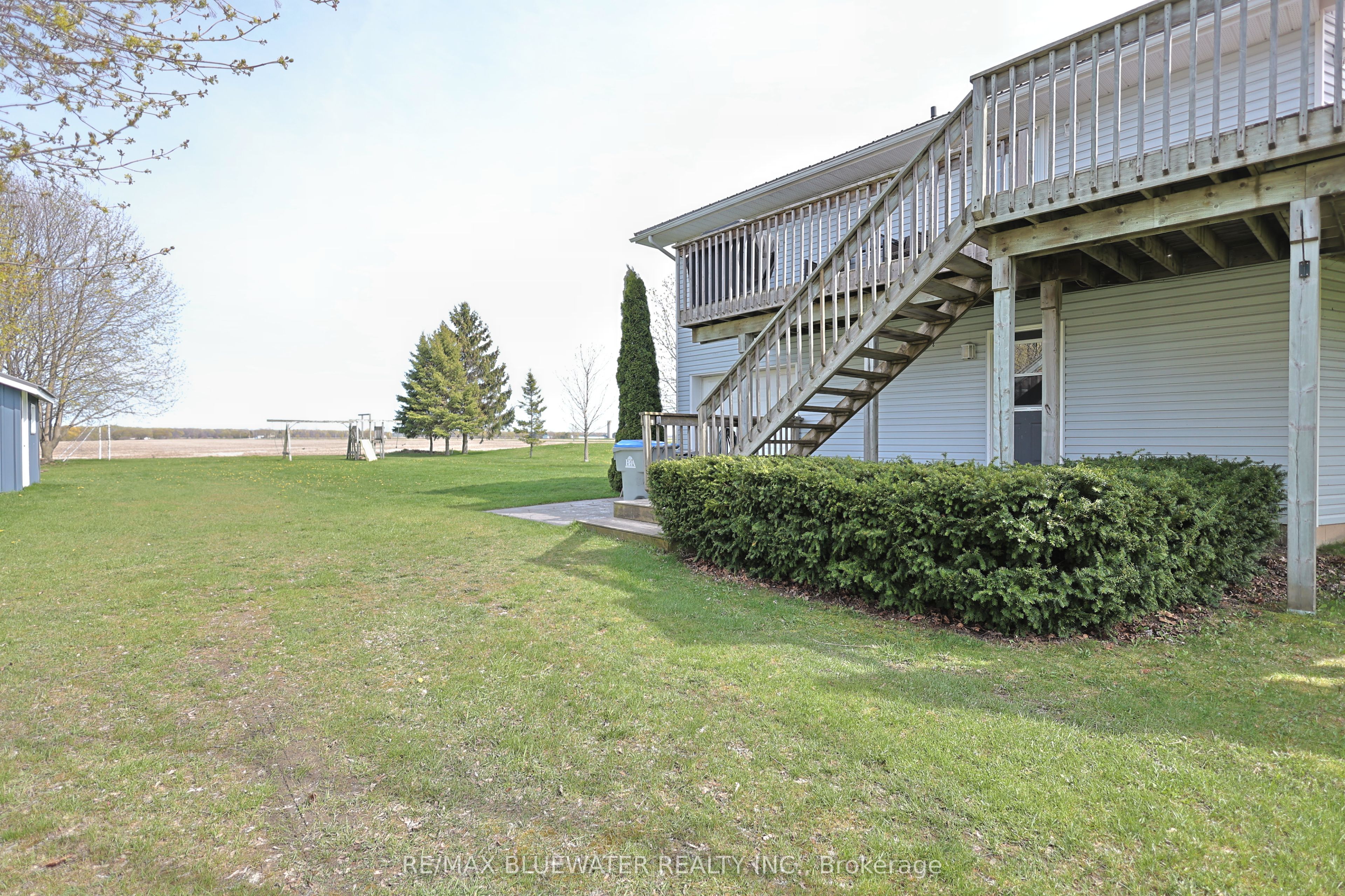 74156 Bluehaven Beach Drive Property Photo 9
