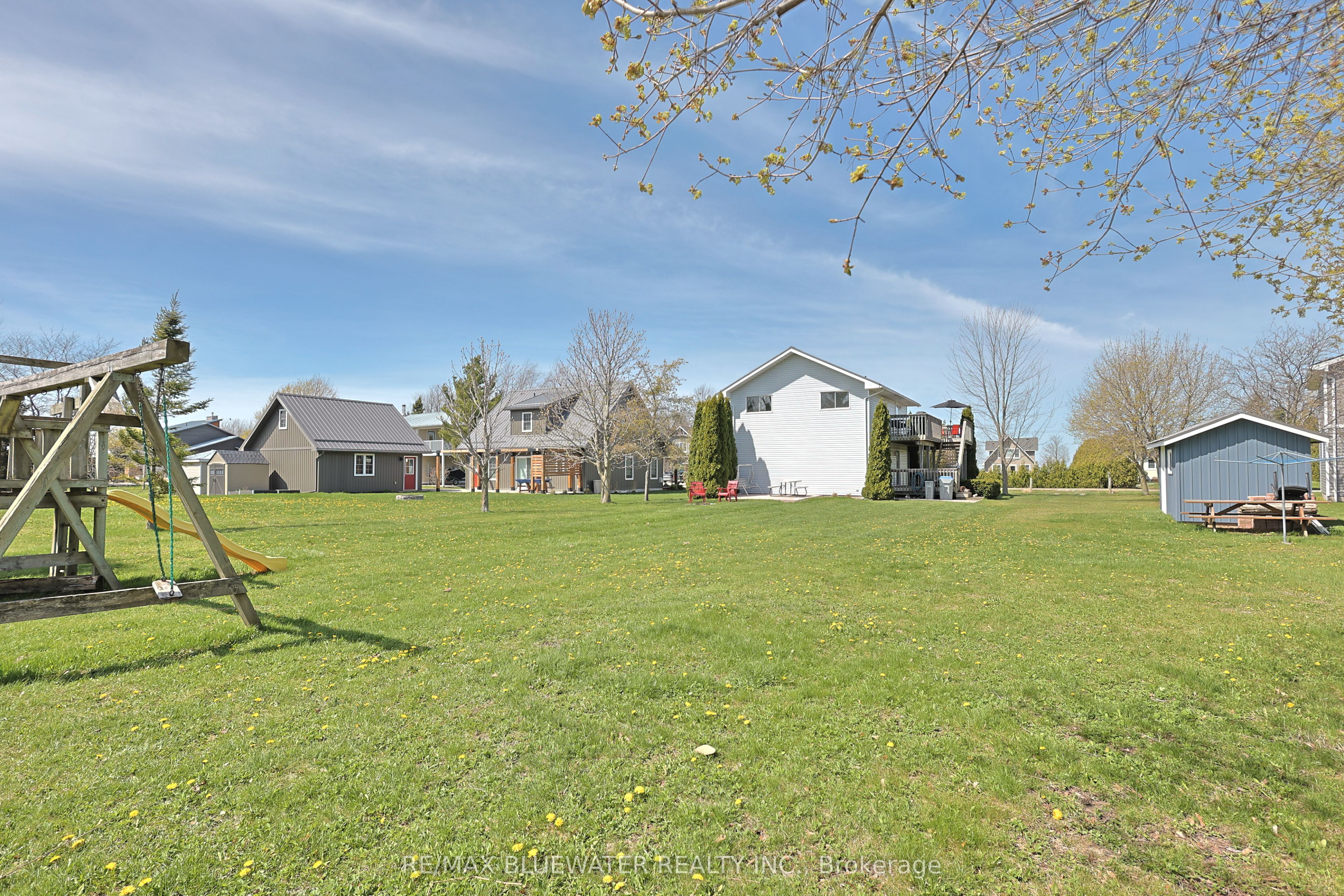 74156 Bluehaven Beach Drive Property Photo 10