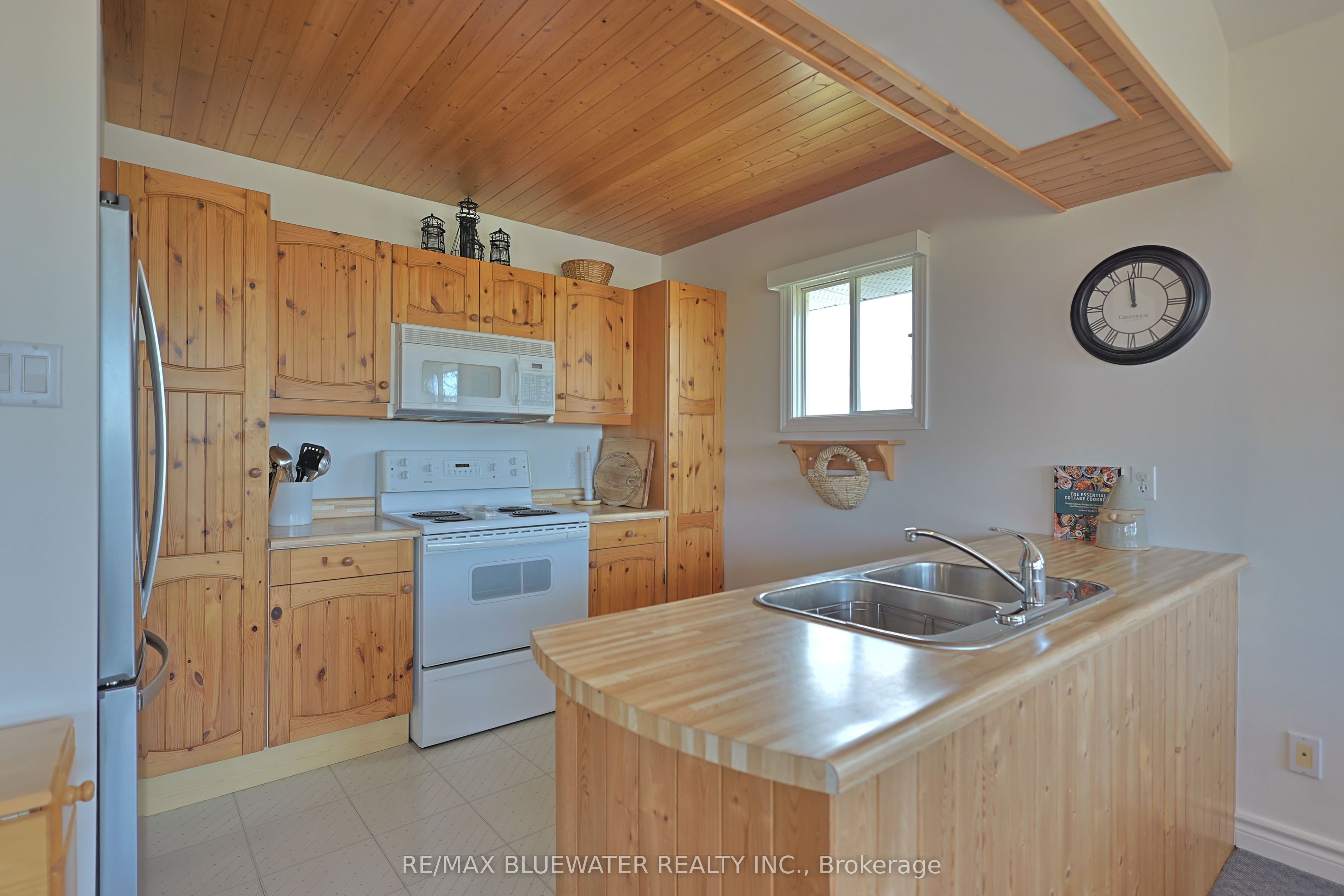 74156 Bluehaven Beach Drive Property Photo 22