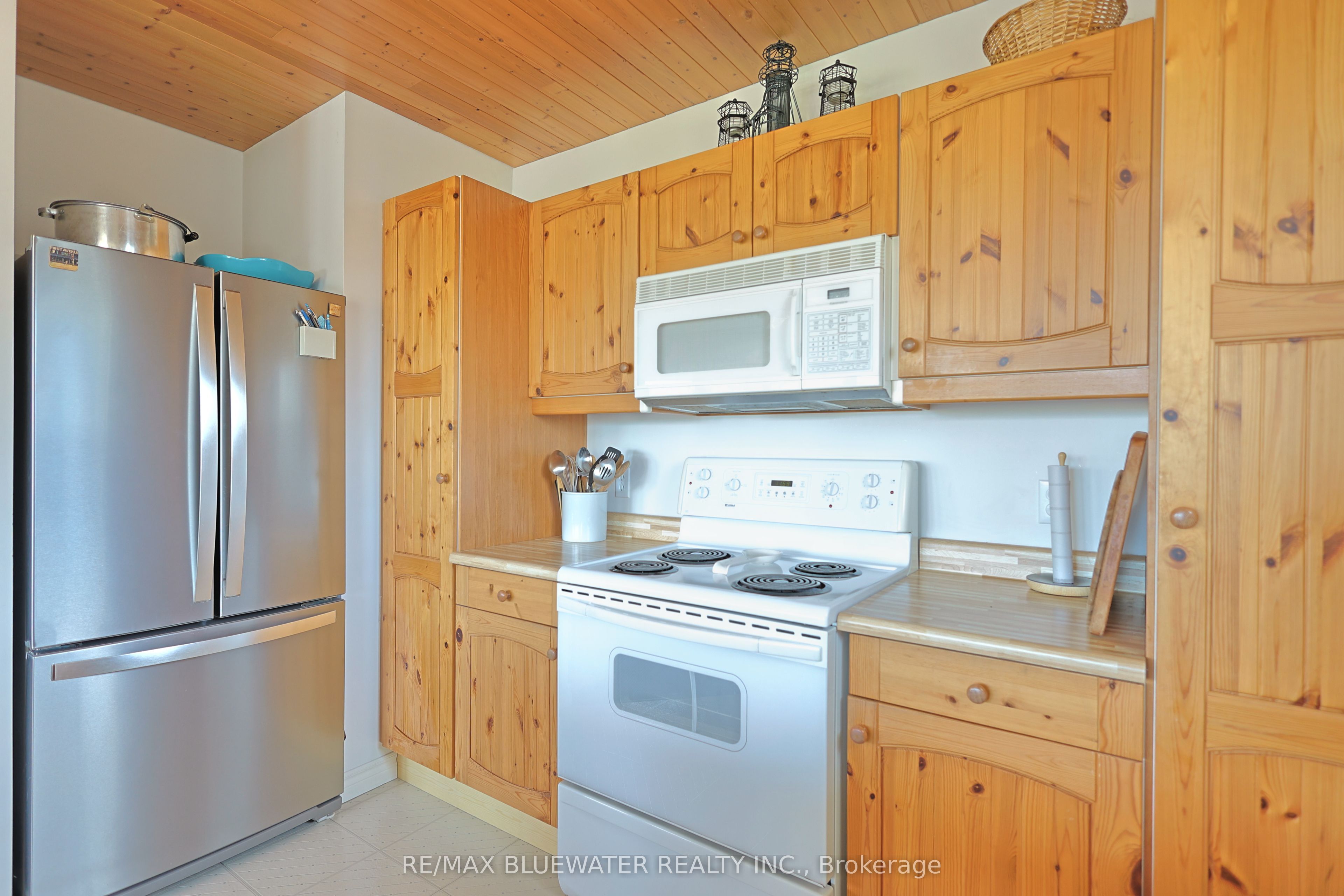 74156 Bluehaven Beach Drive Property Photo 24