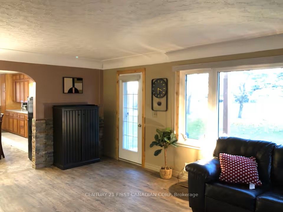 4578 Talbot Trail Property Photo 8