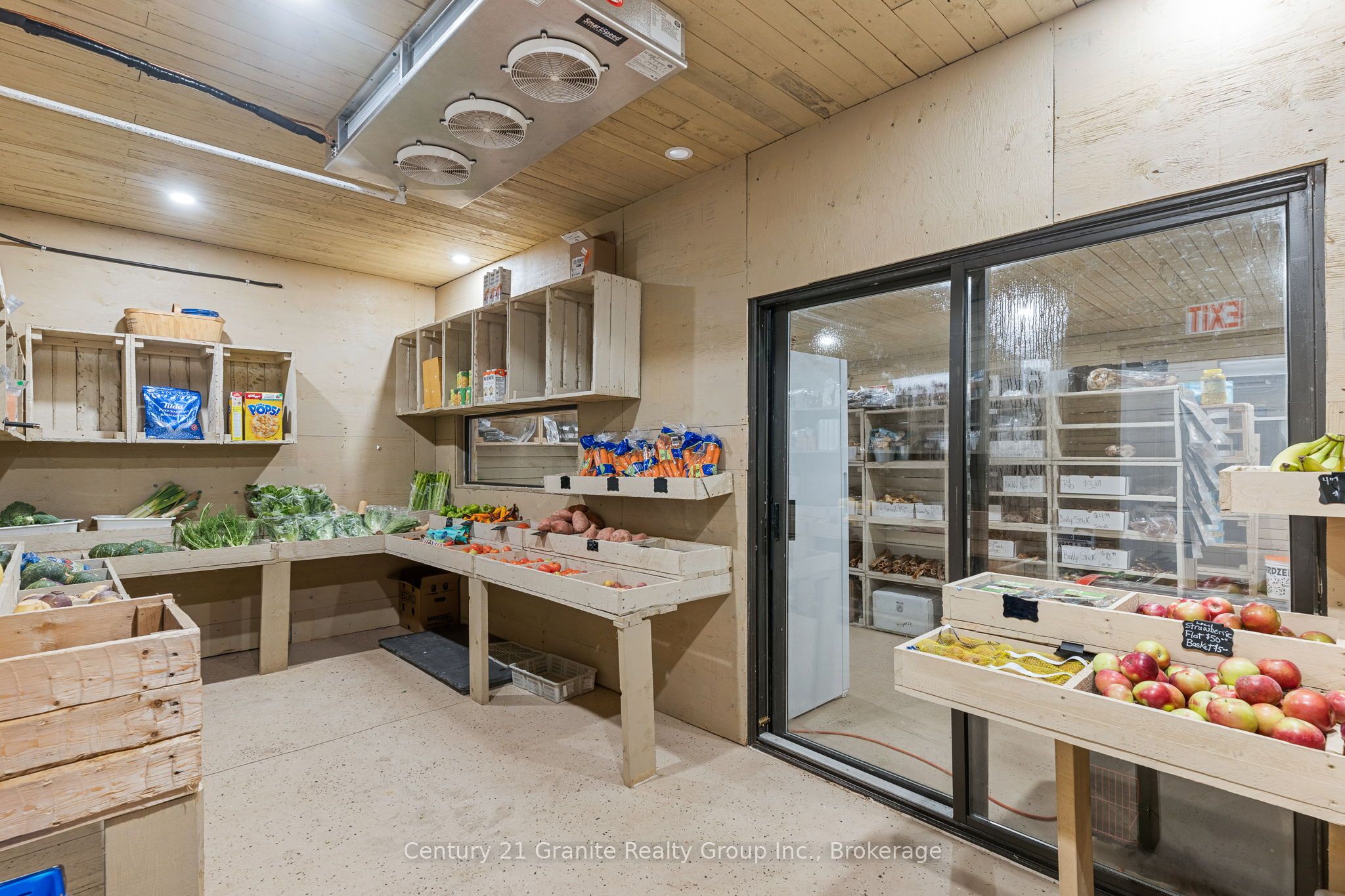 9734 Highway 118 W Property Photo 11