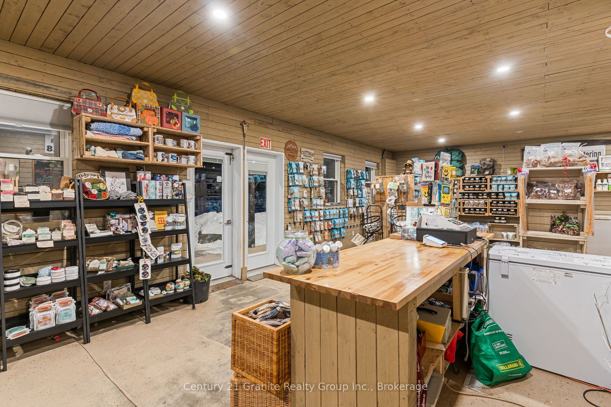 9734 Highway 118 W Property Photo 15
